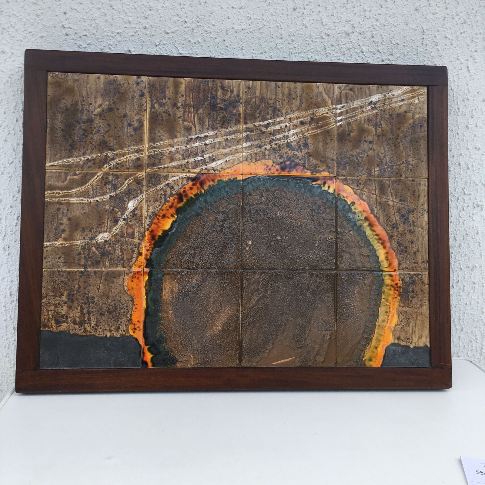 Wandkeramiek Met Houten Lijst photo furniture