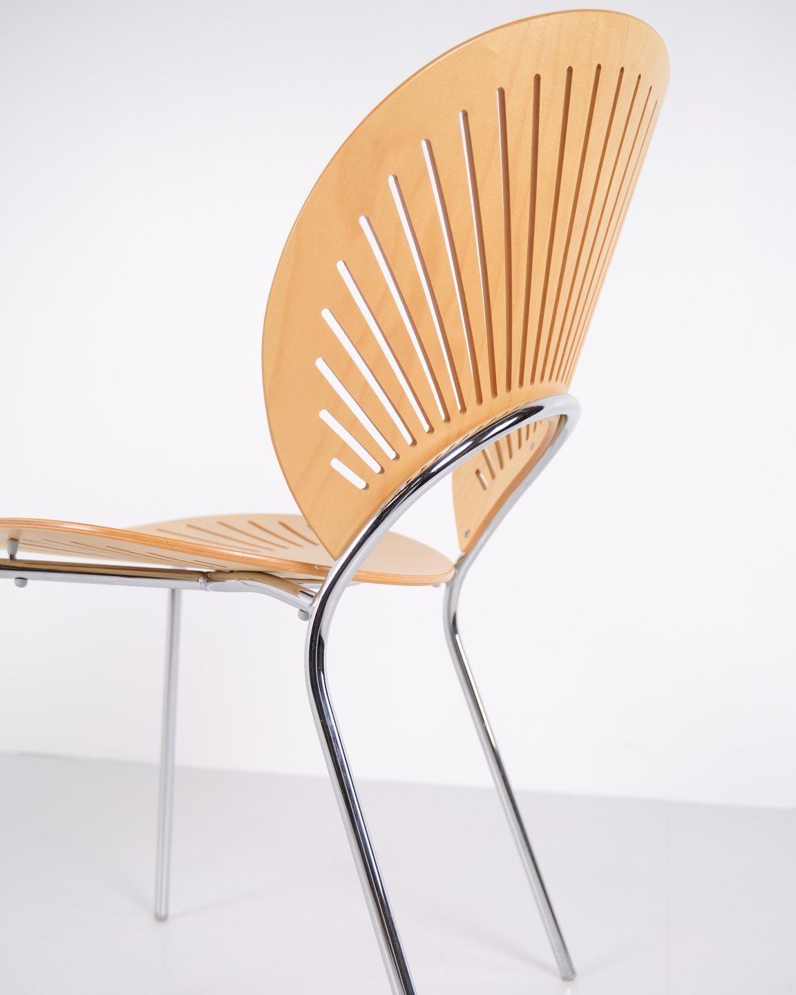 photo furniture Set Of Five Dining Chairs – Model Trinidad 3398 – Nanna Ditzel – 1990s