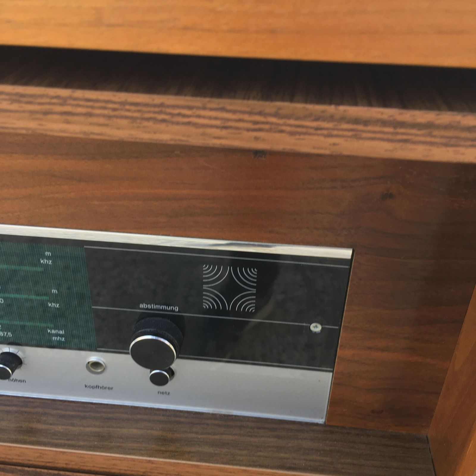 photo vinterior Radio Hi Fi Cabinet And Functional Record Player