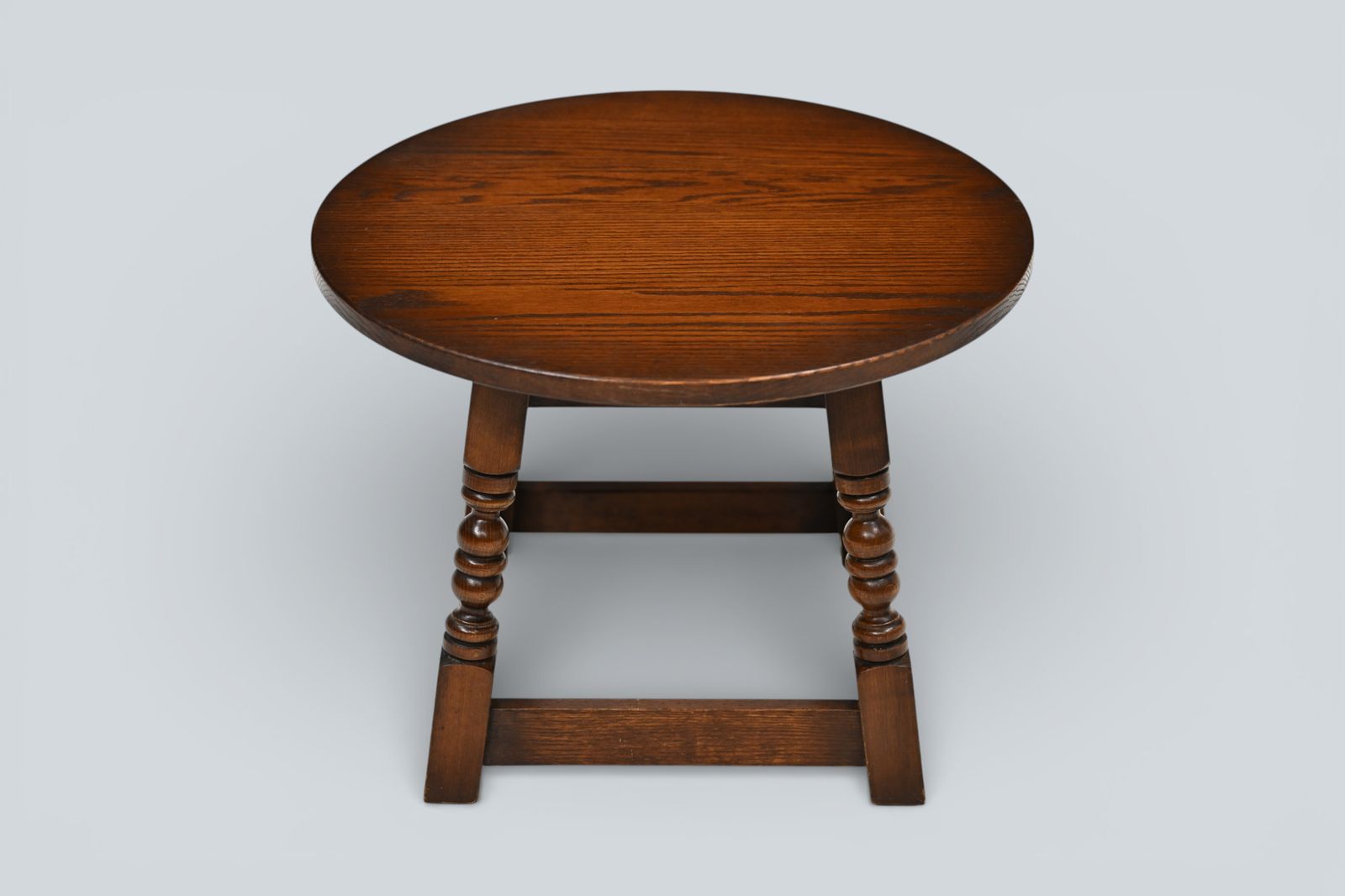 Old Charm Oak Round Side Coffee Table Tudor Brown Model 1976 Free Uk Delivery* photo furniture