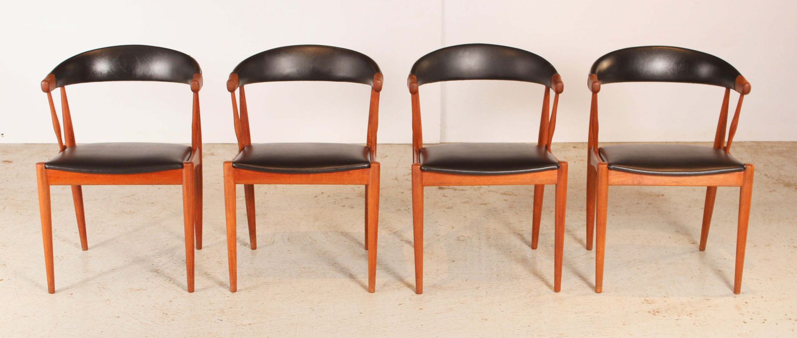 Set Of 4 Danish Mid Century Model Ba113 Teak Dining Chairs/Armchairs Designed By Johannes Andersen For Brdr Andersen, Circa 1960s