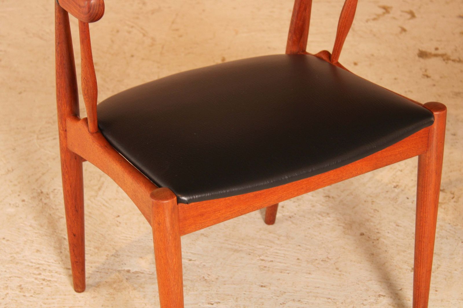 Set Of 4 Danish Mid Century Model Ba113 Teak Dining Chairs/Armchairs Designed By Johannes Andersen For Brdr Andersen, Circa 1960s photo vinterior