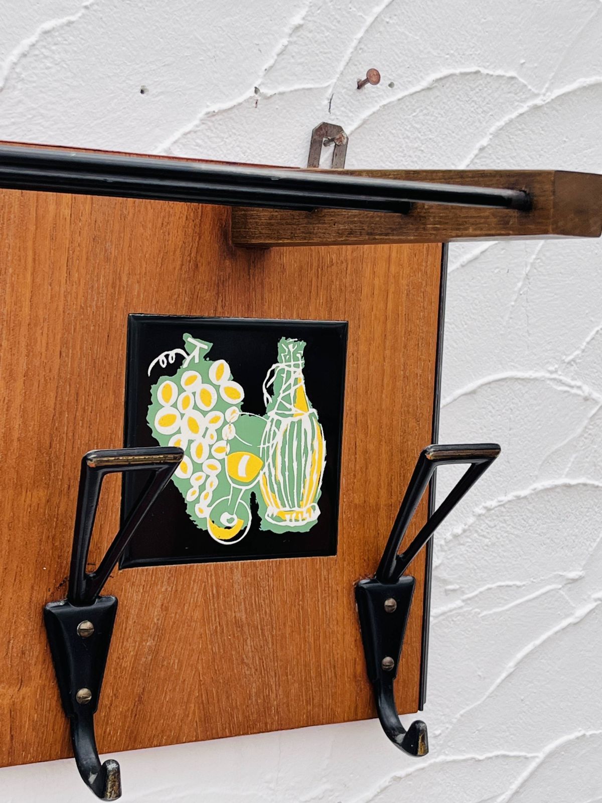 Vintage Houten Kapstok Met Spiegel Uit De Jaren 1960. photo 103.0