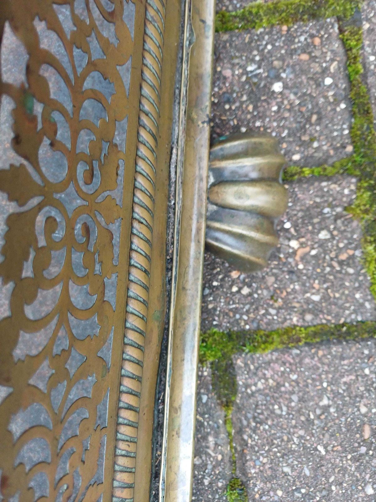 Late Victorian Ornate Brass Fireplace Fender Pierced Decorative Fire Curb With Claw Feet Antique Hearth Guard Fire Iron Stand photo furniture