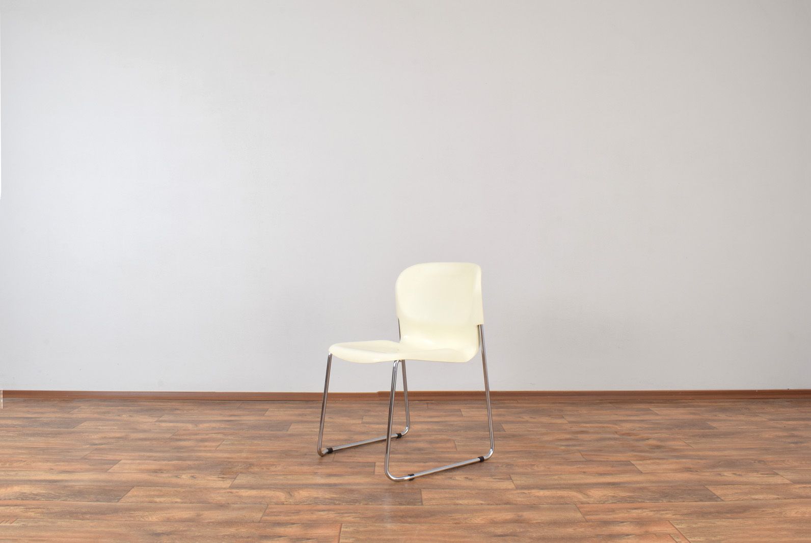 Sm400k White Swing Chair By Gerd Lange For Drabert, Set Of 4, 1980s photo Furniture