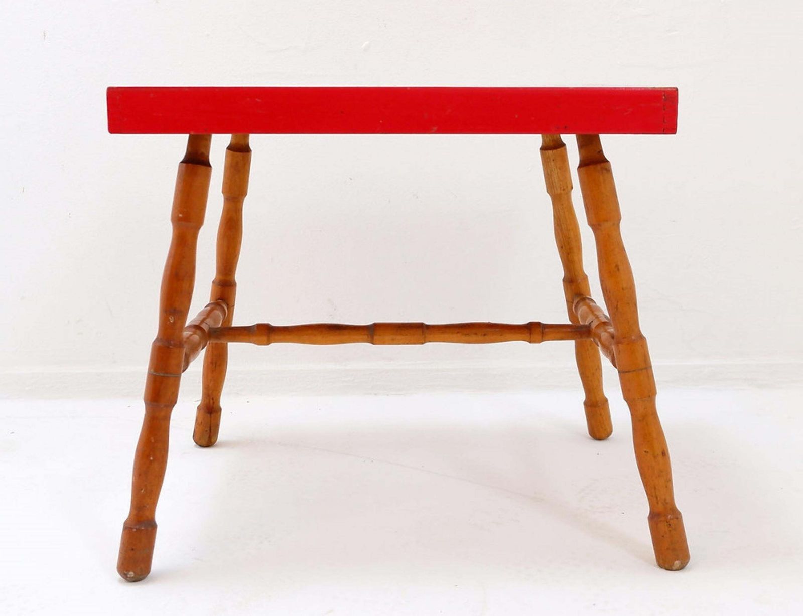 photo vinterior Small Side Table With Turned Legs And Red Top   Josco, Made In Belgium   1950s