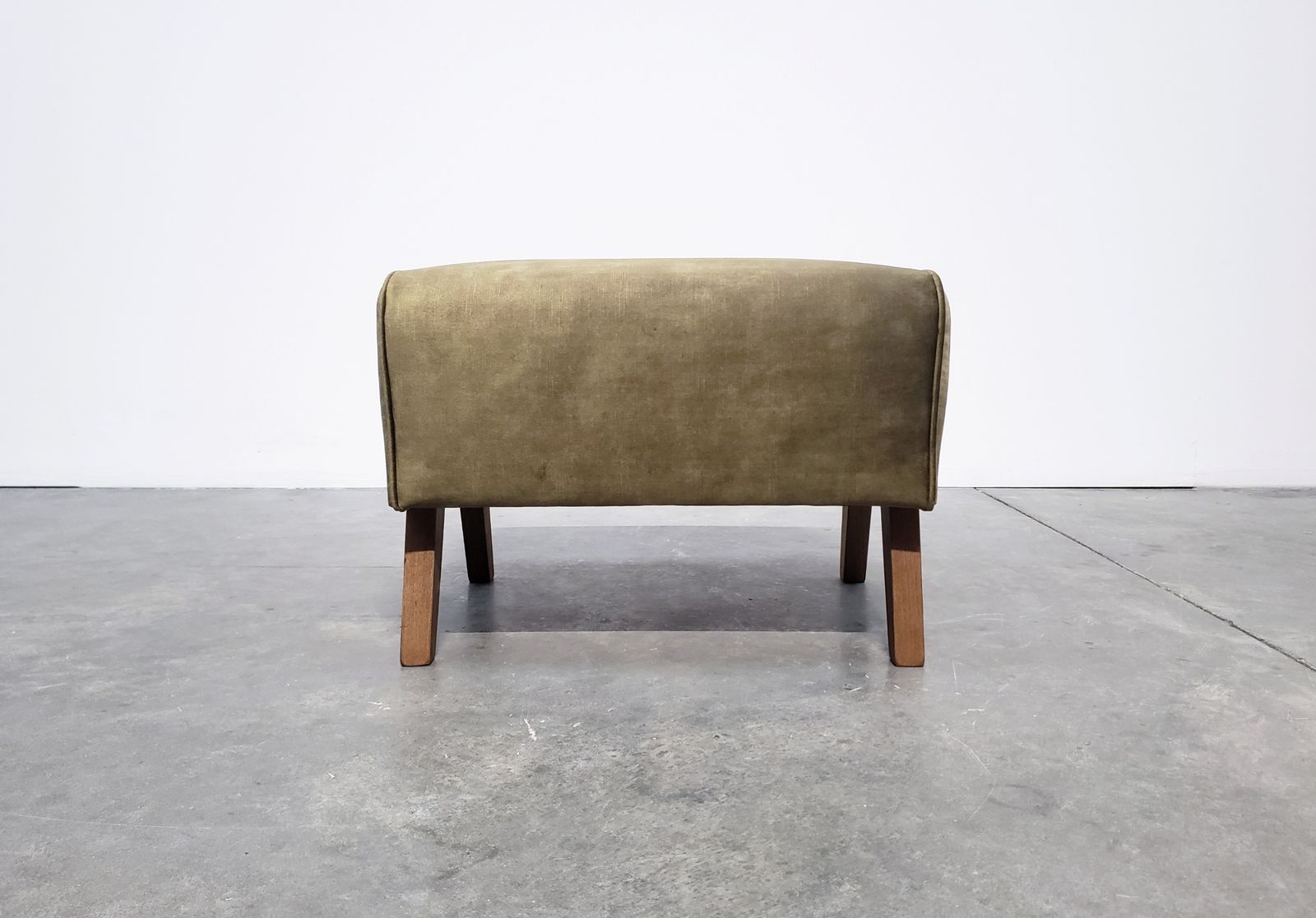 Livian Ottoman In Forest Green Velvet photo vinterior