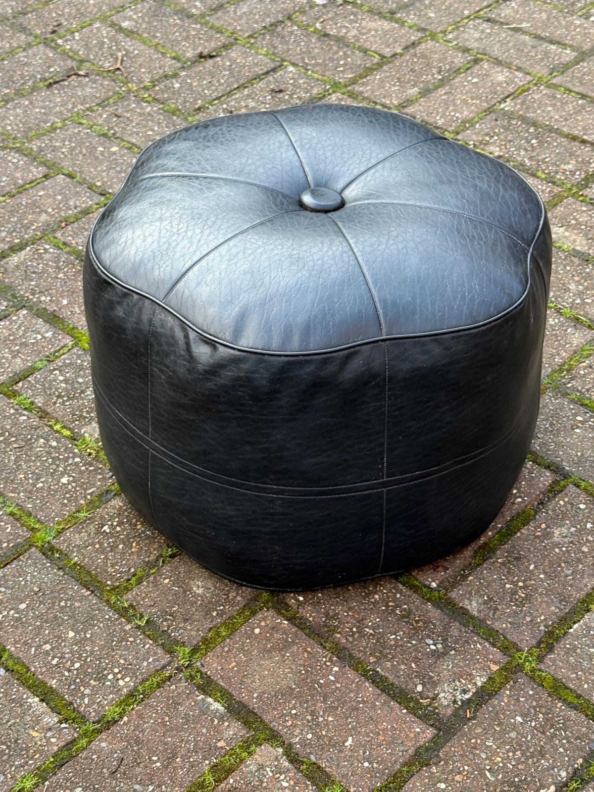 photo vinterior Rare Flower Shaped Vintage Sherborne Leatherette Pouffe Footstool Black Mid Century Ottoman Lounge Accent Stool