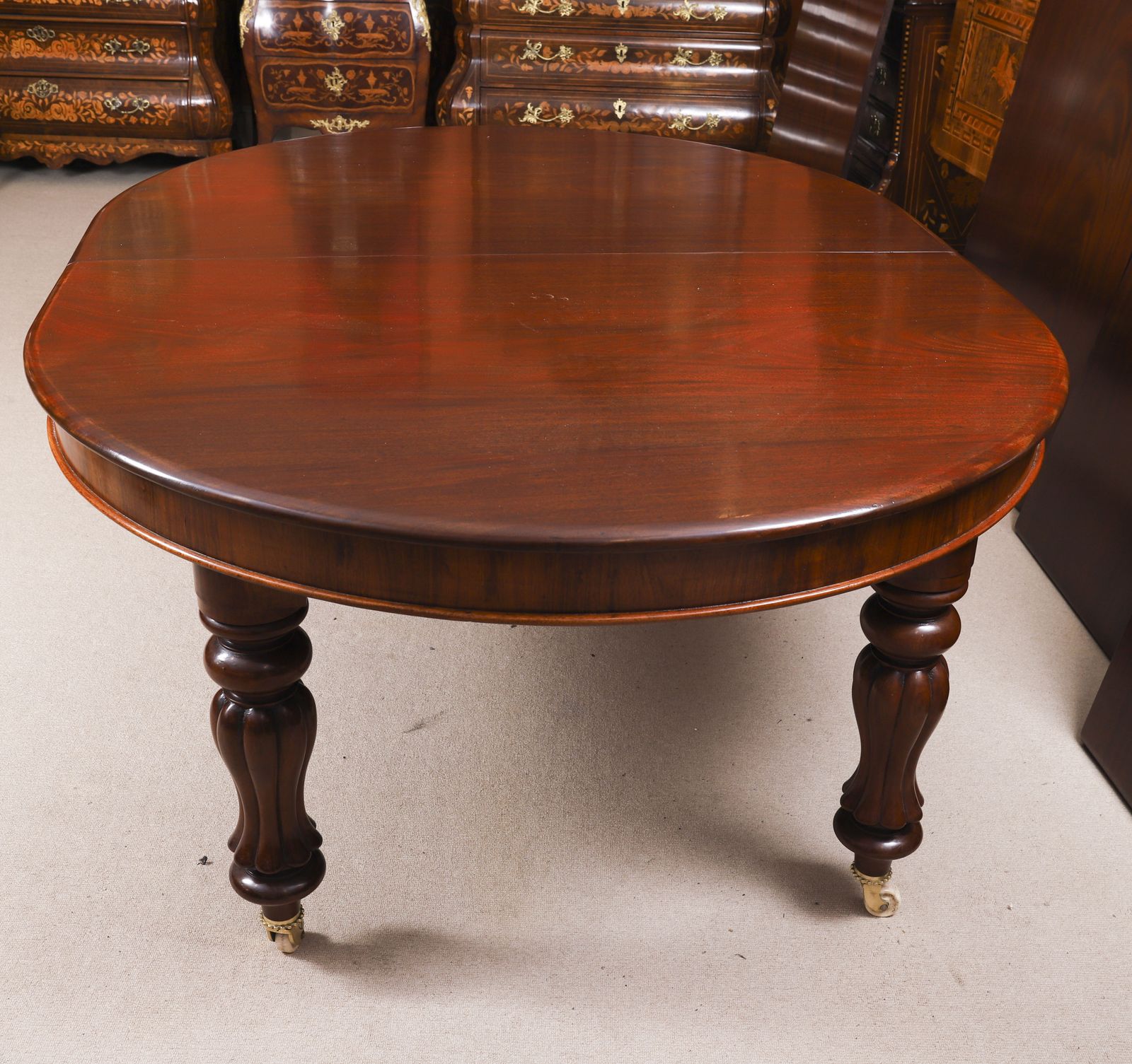 photo furniture Antique 19th C 16ft Flame Mahogany Extending Dining Table & 16chairs