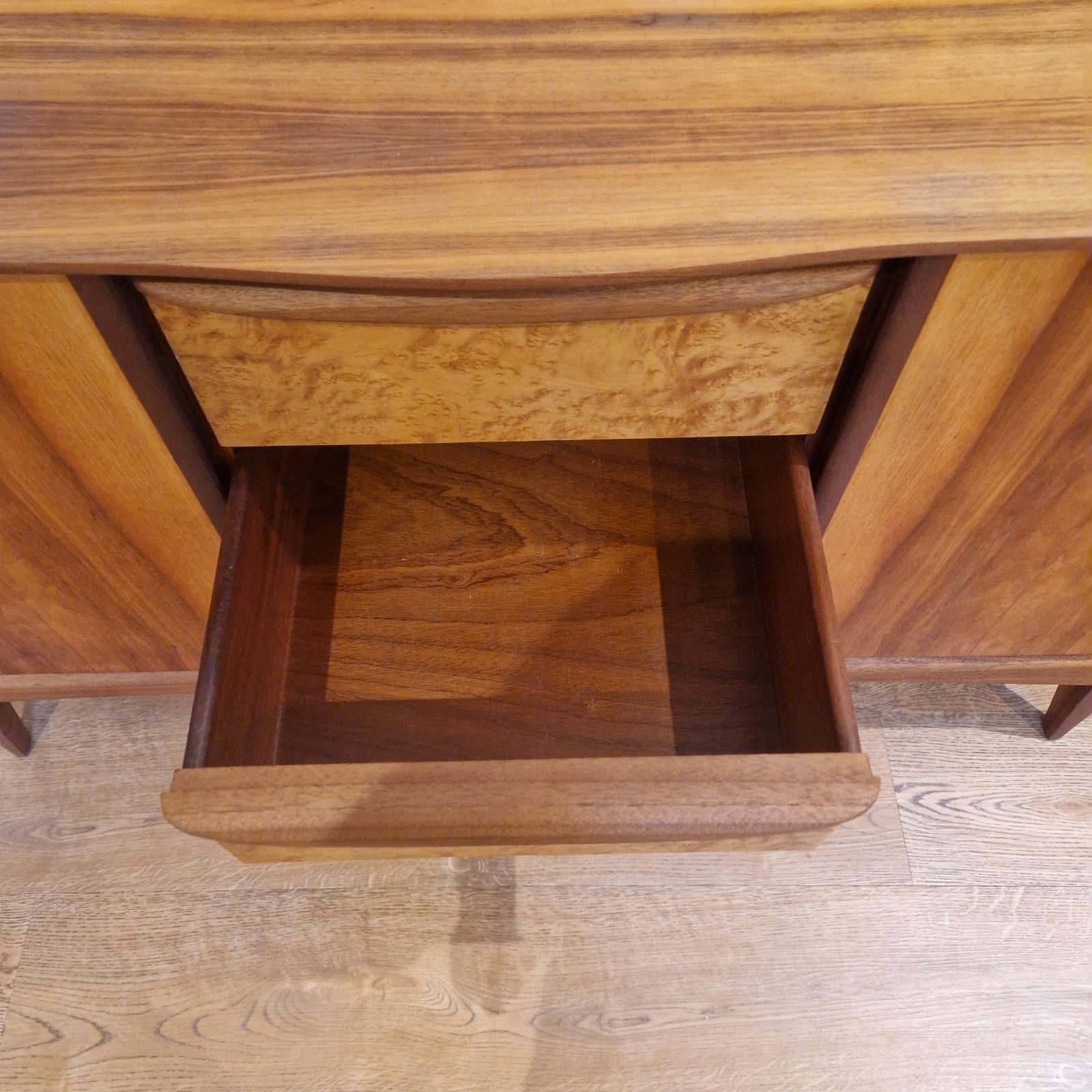 McIntosh Teak Sideboard – Mid Century 1960s – Fully Restored – Burr Drawers photo vintage