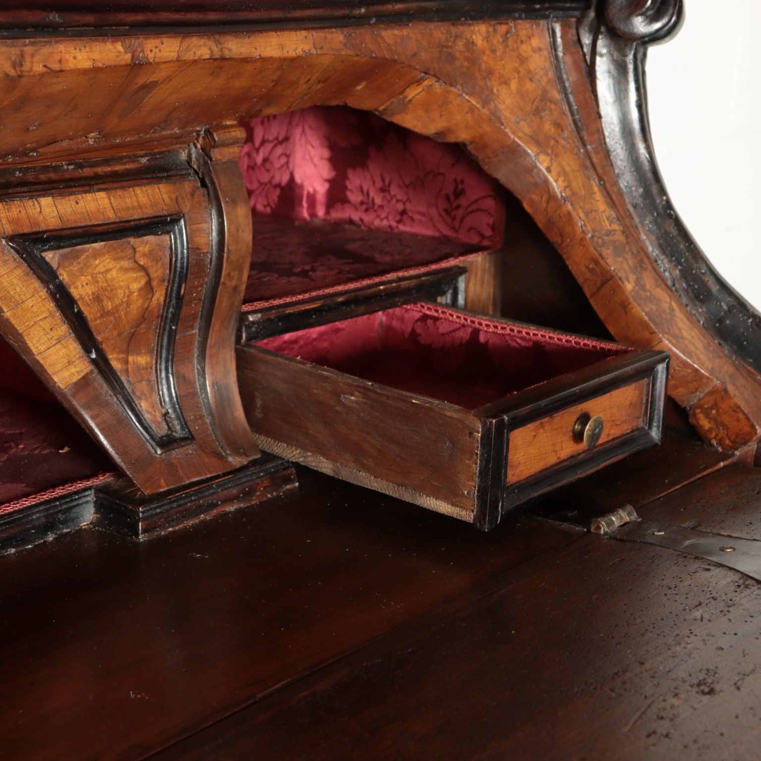 photo vintage Antique Trumeau With Mirrors Walnut Slab Italy XX Century