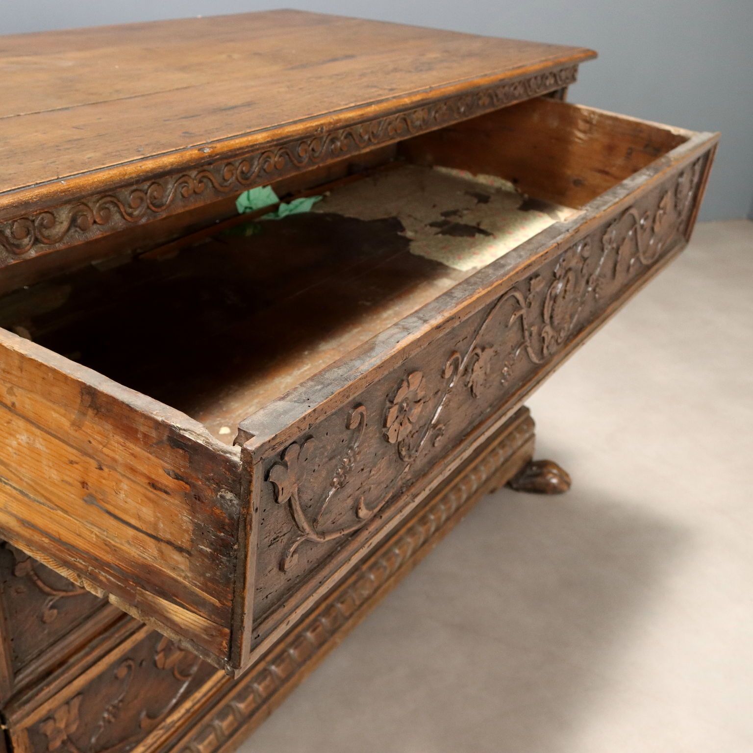 Chest Of Drawers Baroque Carved Walnut XVIII Century photo 1810.0