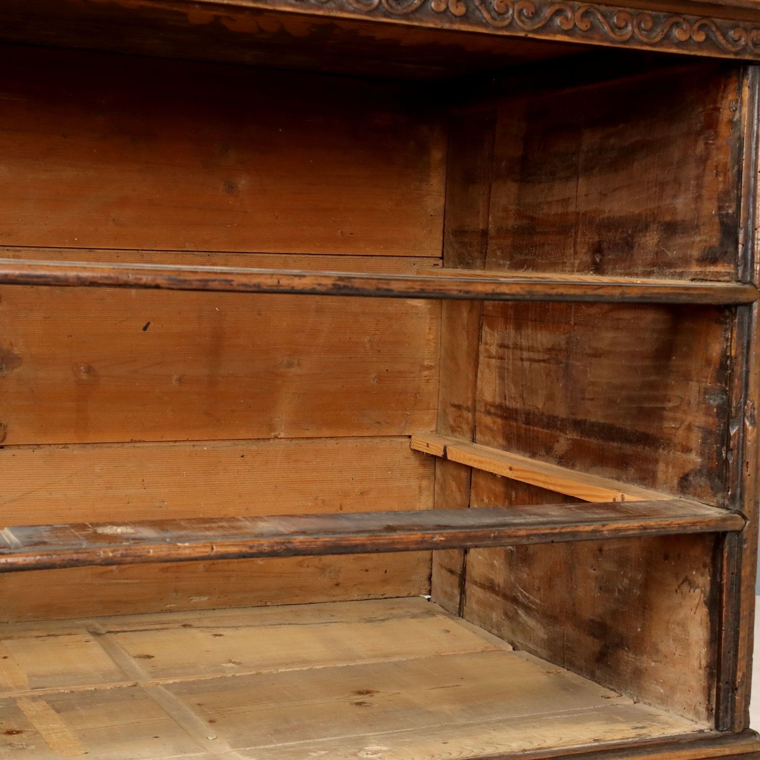 Chest Of Drawers Baroque Carved Walnut XVIII Century photo vinterior