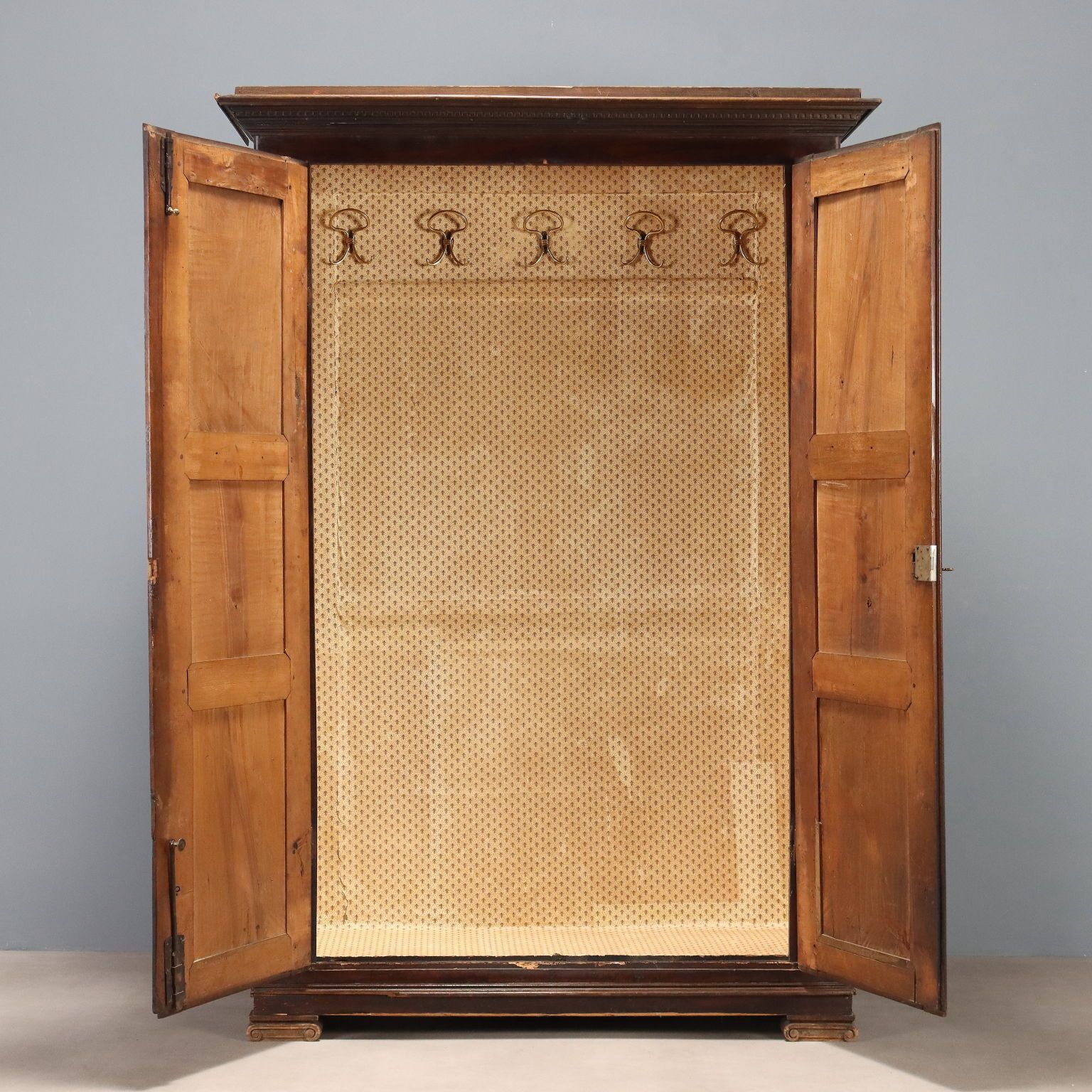 Antique Wardrobe Walnut Walnut Burl Italy Mid XIX Century photo Furniture
