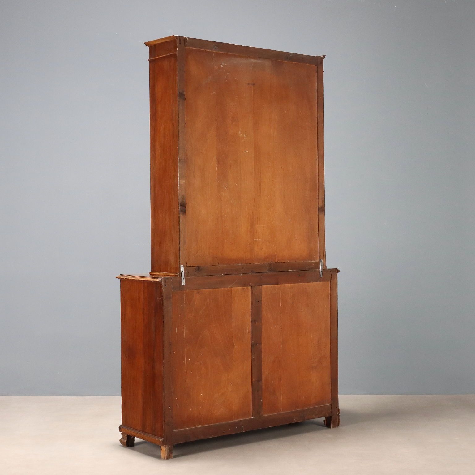 photo vinterior Antique Cupboard Walnut Veneer Italy XX Century