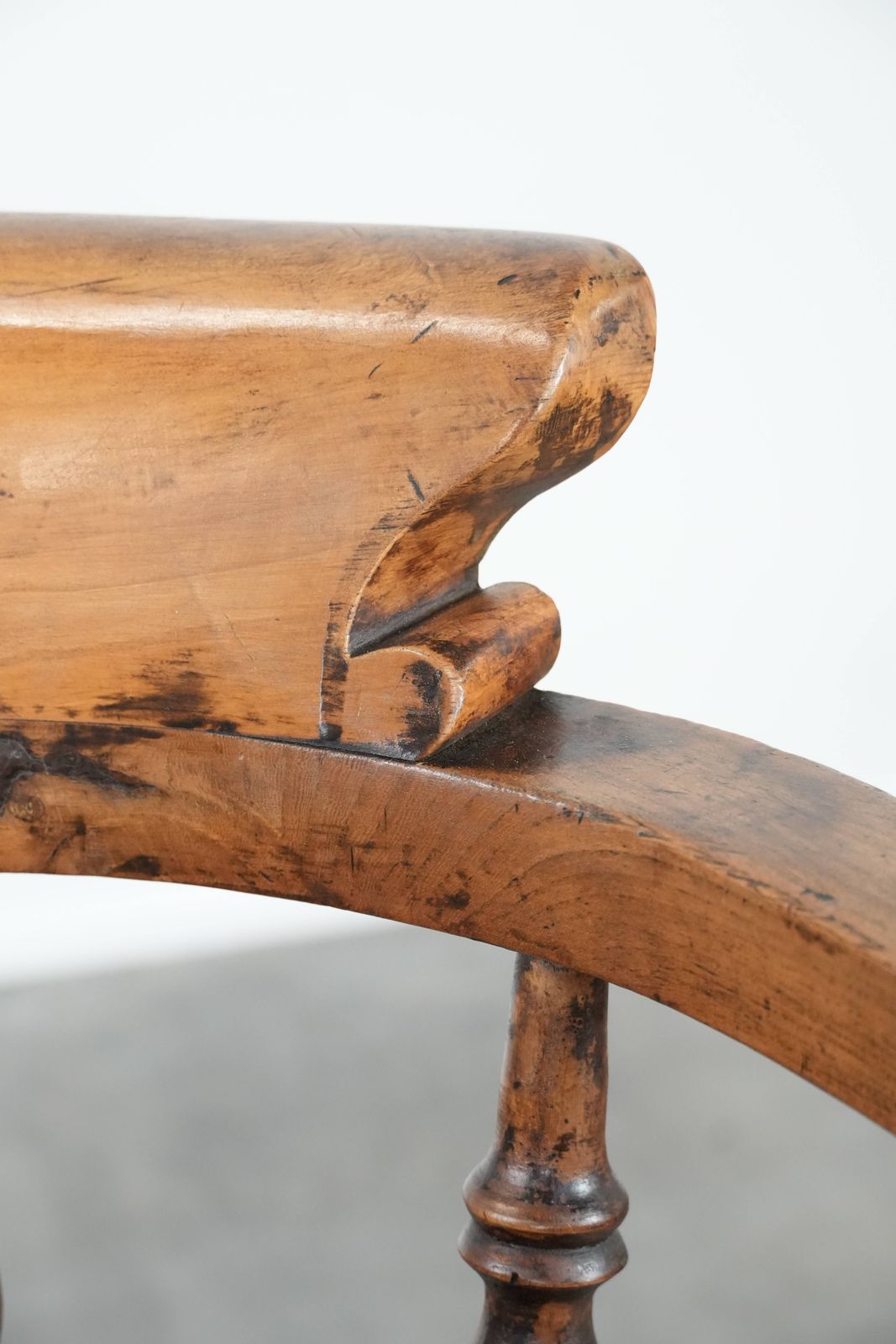 Meubels Antieke Engelse Captain Chair / Bijzetstoel / Bureaustoel Uit Het Begin Van De 19e Eeuw photo