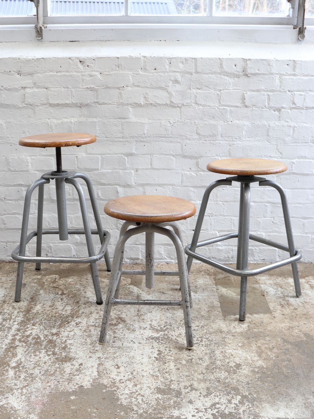photo vinterior Lovely French L.Sautereau Industrial Swivel Stool