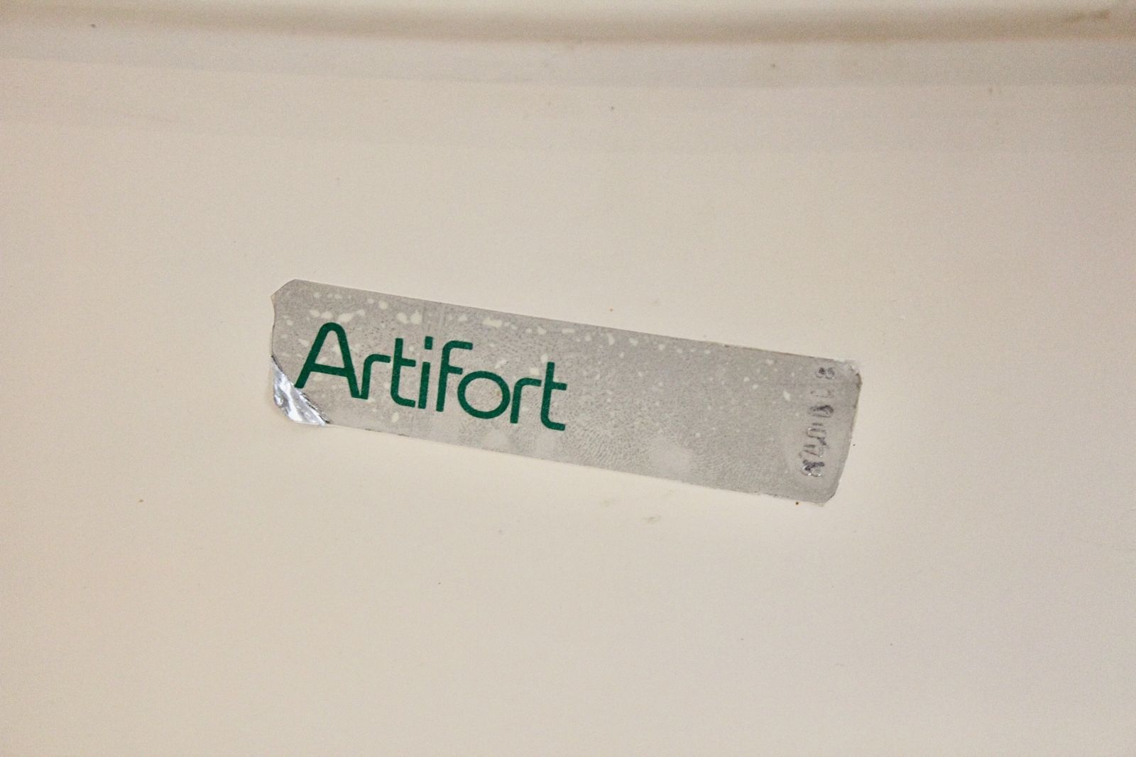 Artifort F976 Lounge Chair With Original Tufted Upholstery photo 2252.0