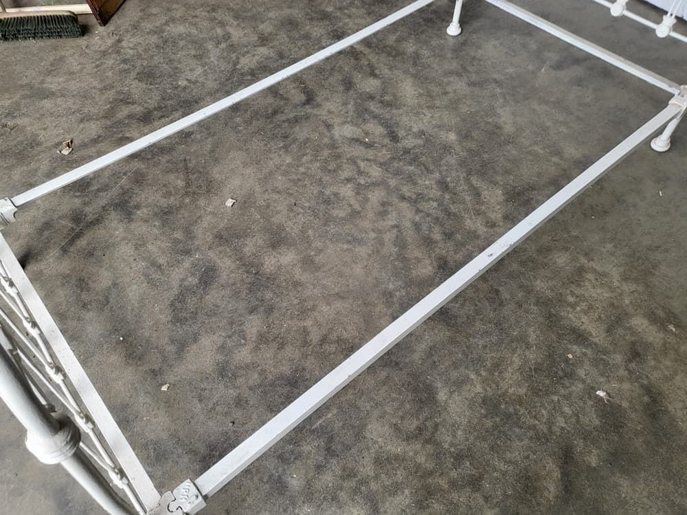 Antique Victorian Single White Cast Iron Bed Frame photo vinterior