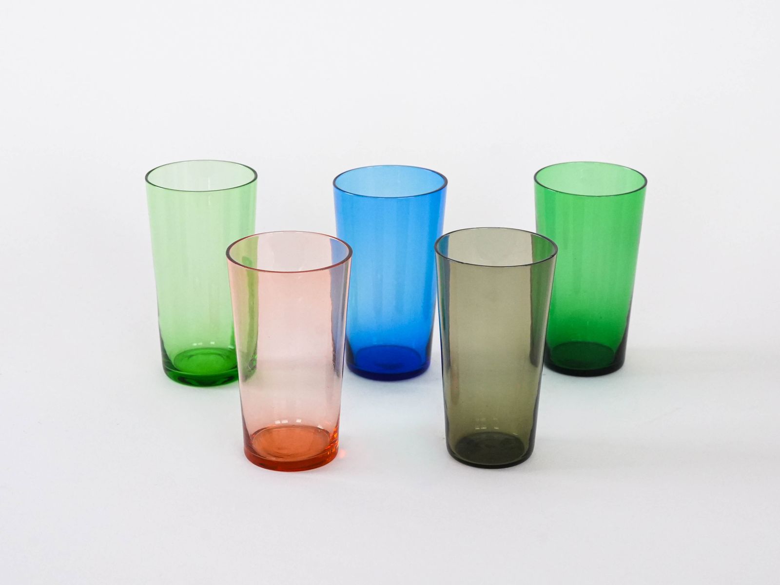 Set Gekleurde Glazen, Fins Design, Ca. Jaren 1950, Ontwerper: Tapio Wirkkala, Fabrikant: Iittala photo Woonaccessoires