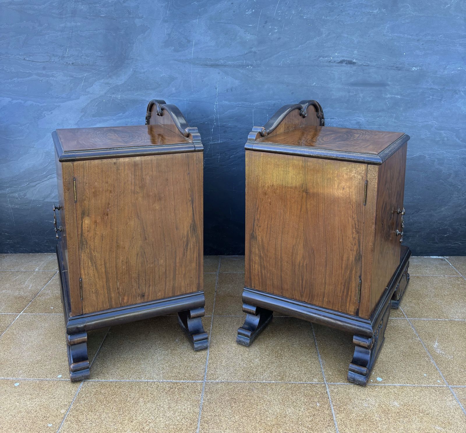 photo furniture Pair Of Art Deco Walnut Bedside Nightstands, 1930s