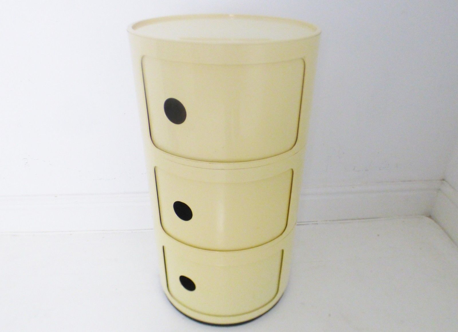 Stunning Pair Of Vintage Anna Castelli Kartell Italian Side Tables Cabinets photo for sale