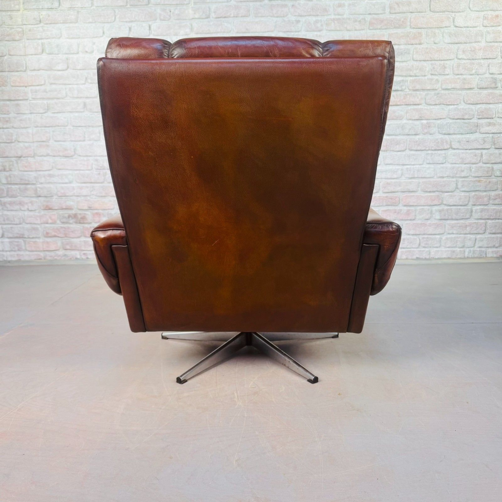 Furniture Mid Century Danish Leather Swivel Armchair – Hand Dyed Tan Colour photo