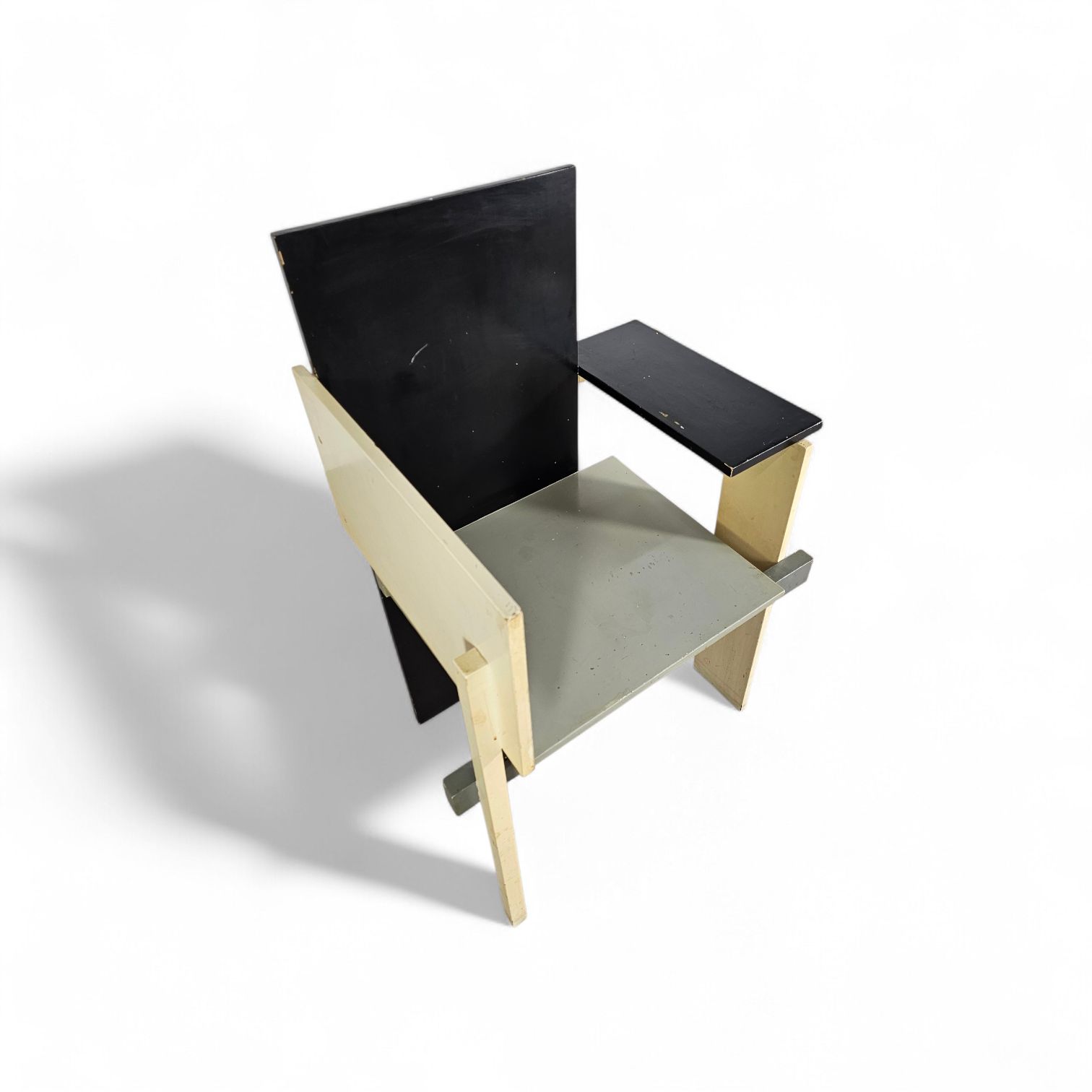 Old Berlin Chair / Berlijnse Stoel / Gerrit Rietveld / Signs Of Repair ( 2 Screws ) photo 2654.0