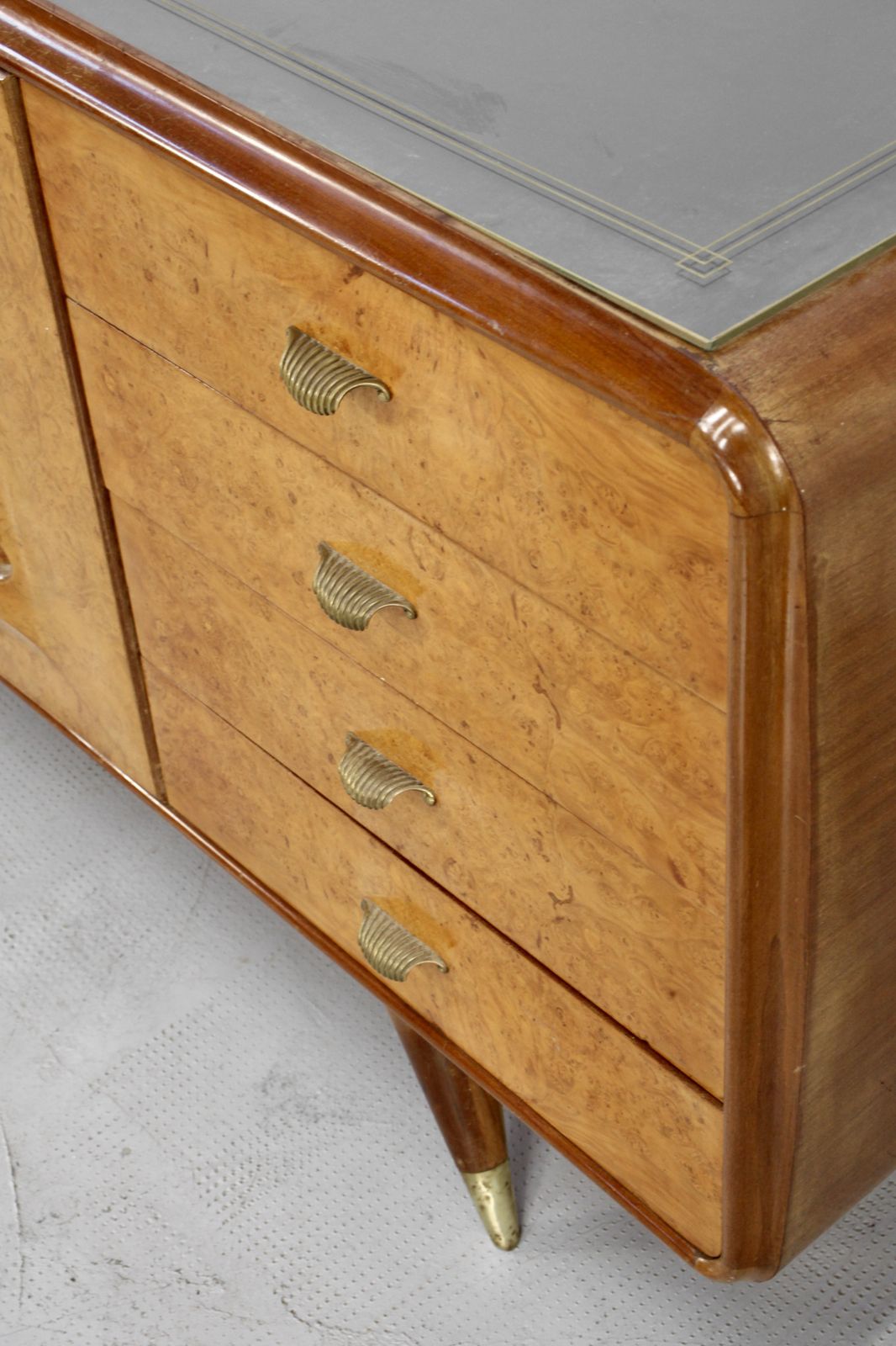 Italian Art Deco Sideboard In Walnut Burl And Brass. photo Furniture