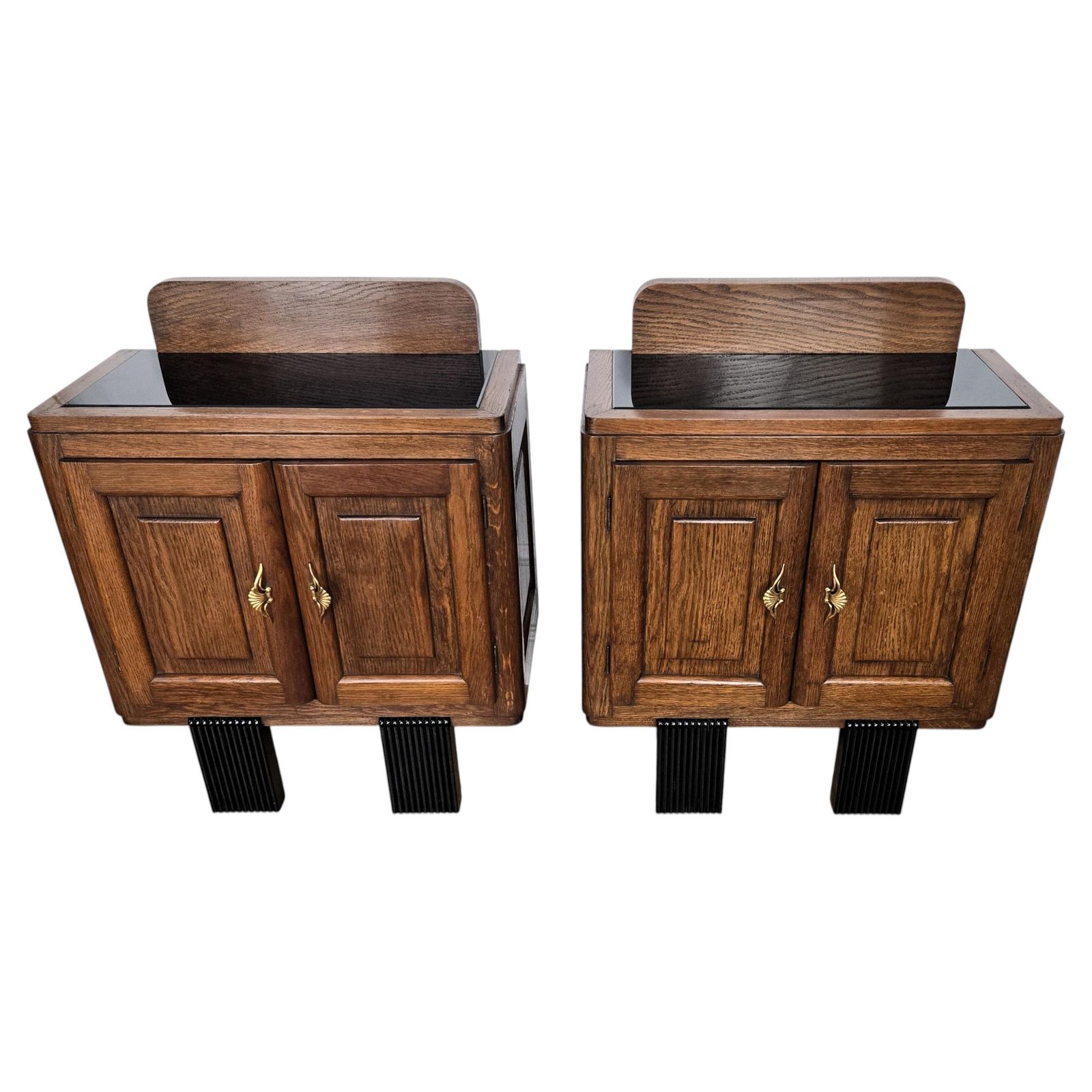 Pair Of Italian Art Deco Night Stands Bed Side Tables In Burl Walnut