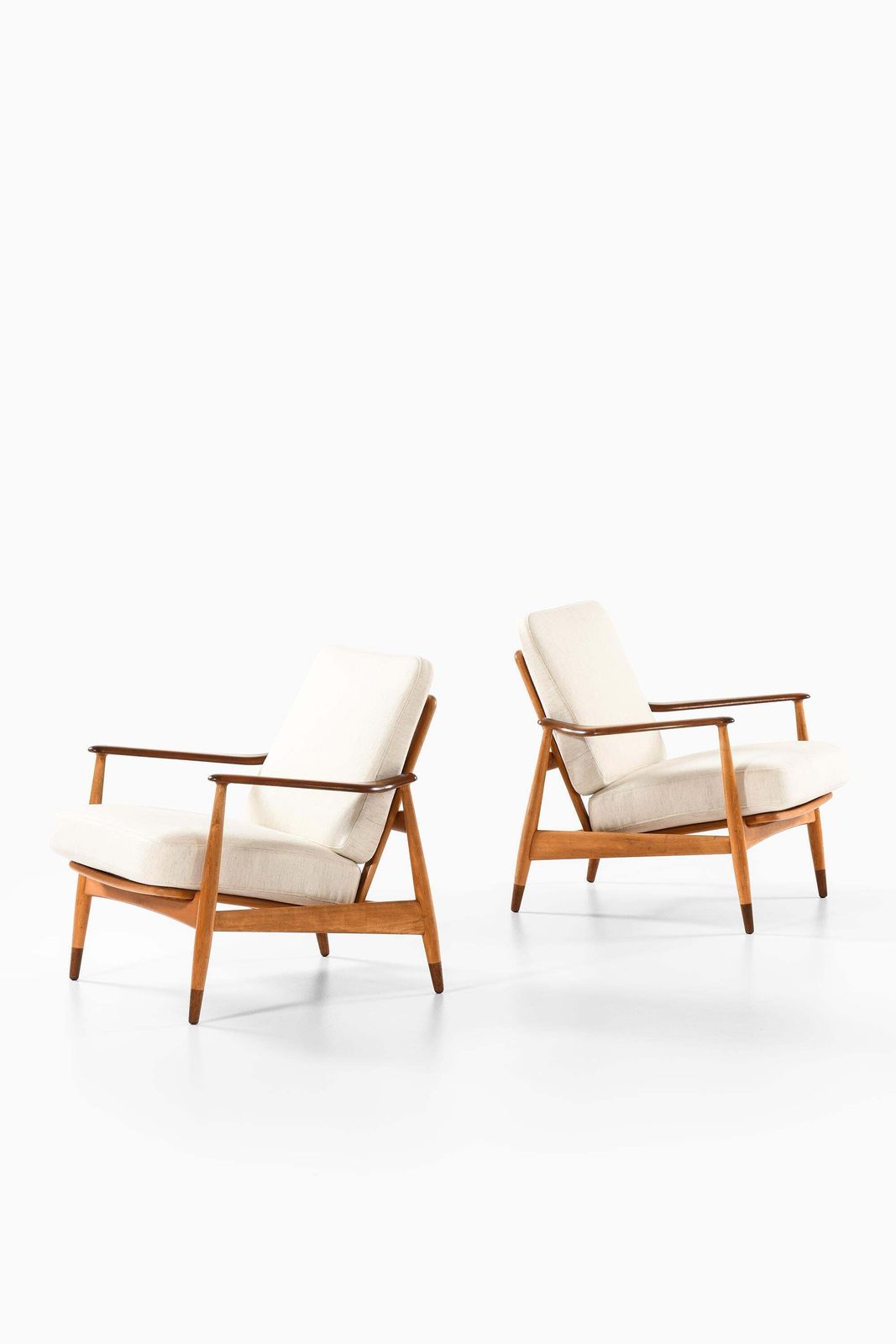 Set Of 2 Easy Chairs In Beech And Fabric By Arne Vodder, 1950s photo 12087.0