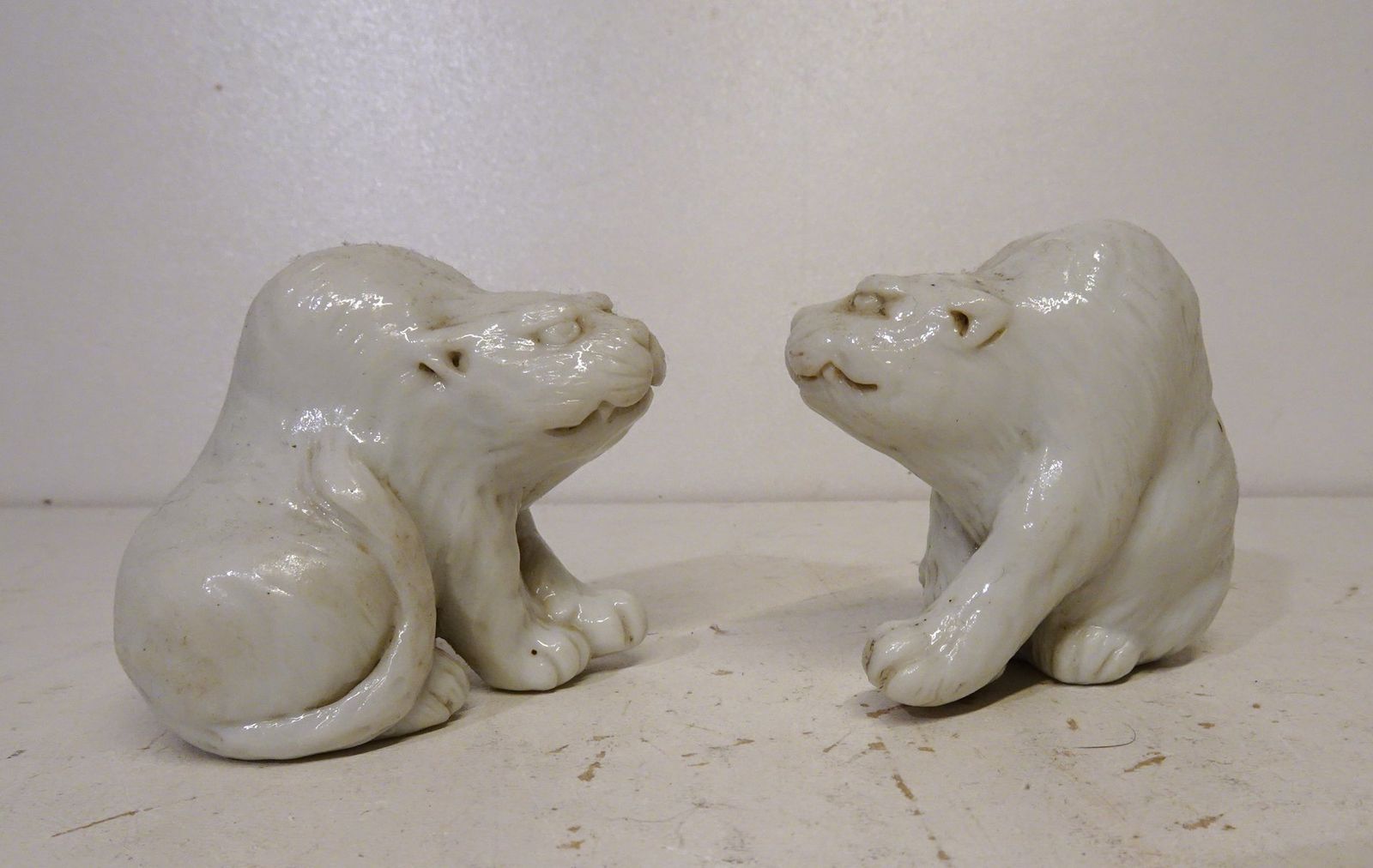 Small Antique Meiji Japanese Hirado Ware Porcelain Tigers, 1890s, Set Of 2 photo for sale