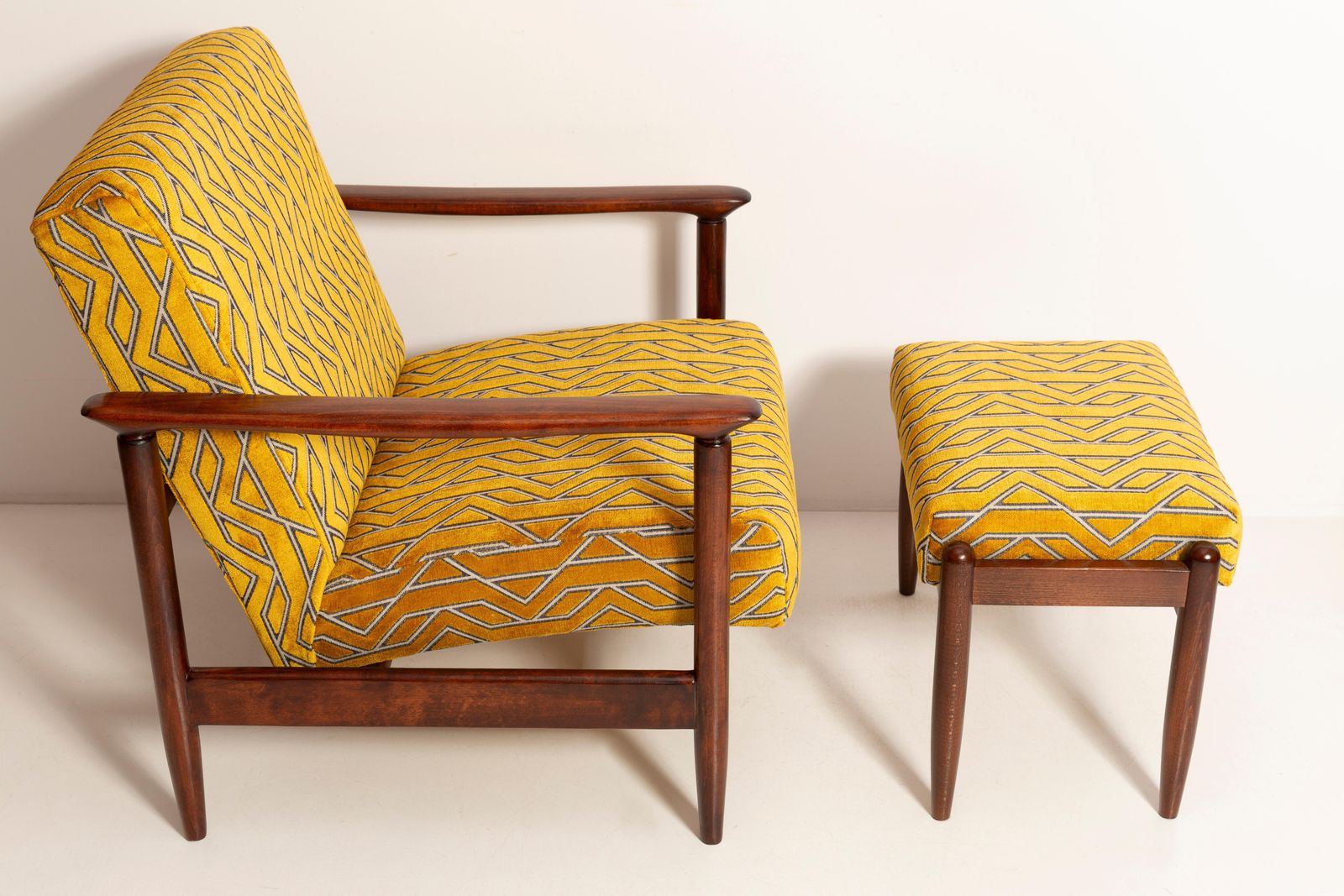 photo vintage Pair Of Mid Century Yellow Jacquard Velvet Armchairs With Stool, 1960s