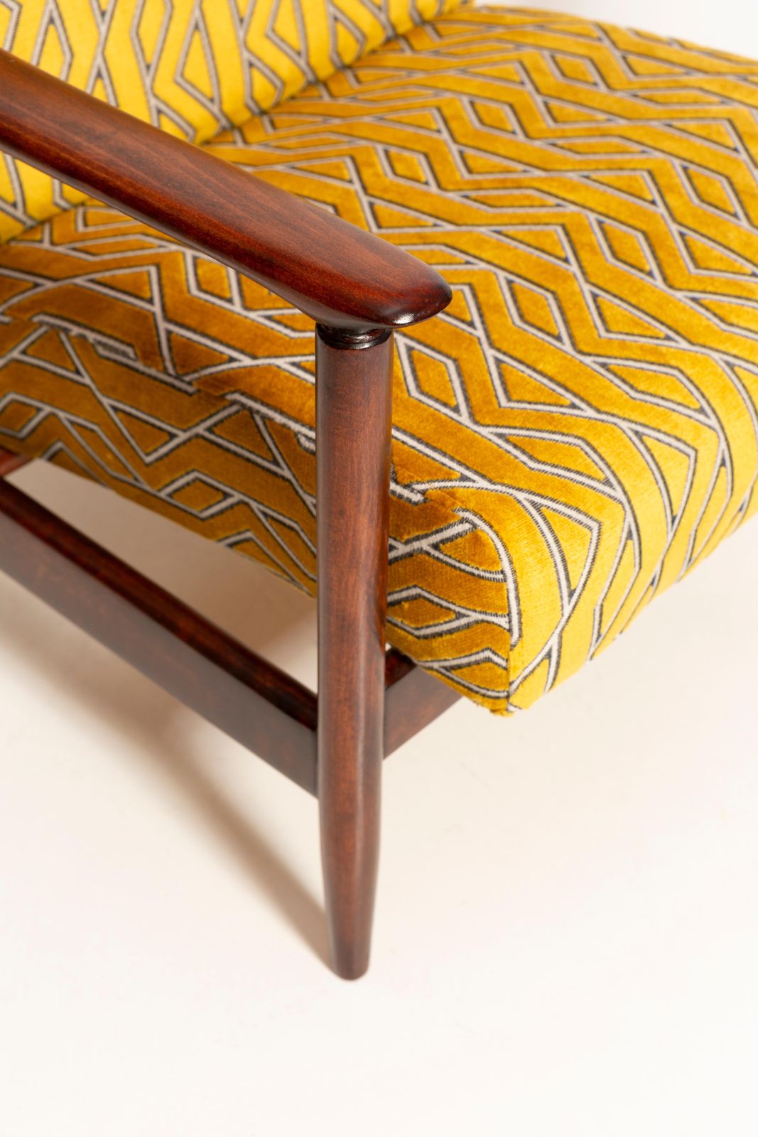 photo vintage Mid Century Yellow Jacquard Velvet Armchair And Stool, E. Homa, Gfm 142, 1960s