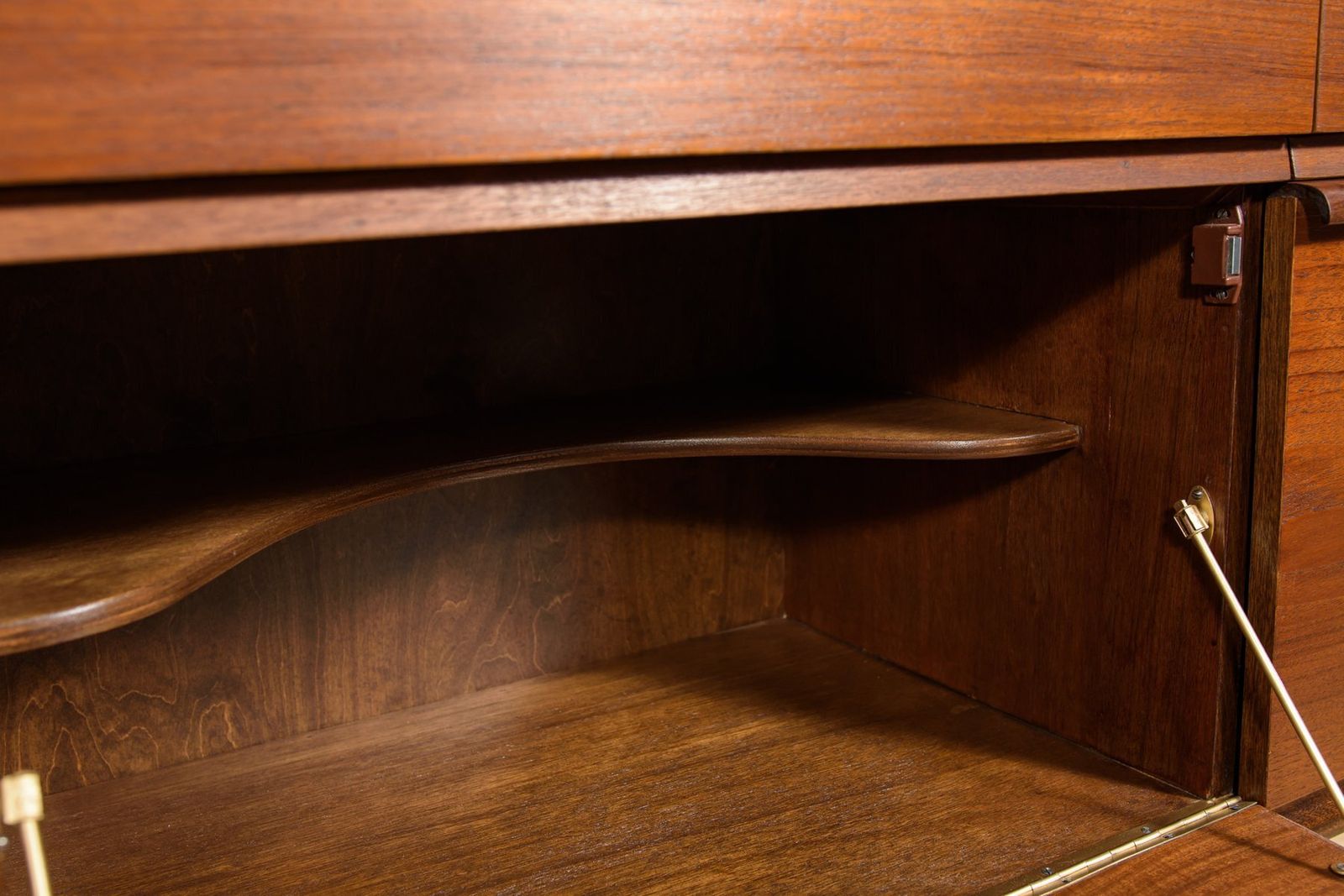 photo vinterior Mid Century Modern English Teak Sideboard From Stonehill, 1960s