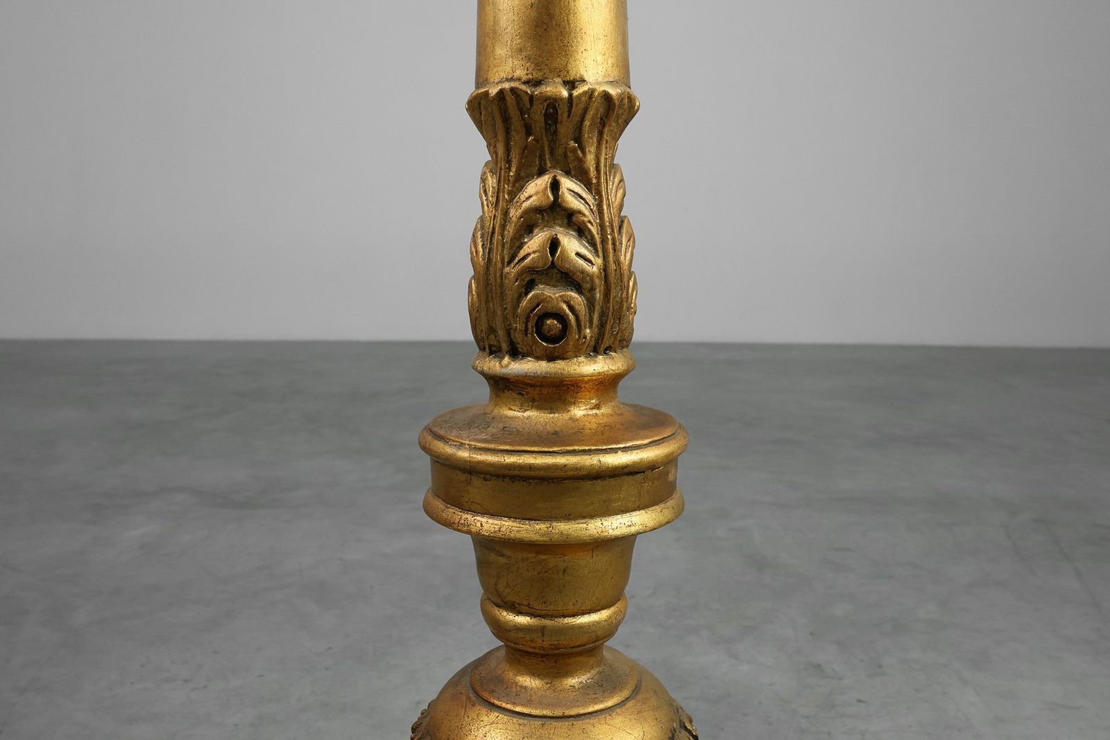 photo vinterior 19th Century Giltwood Pedestals With Plaster Decoration, France, Set Of 2