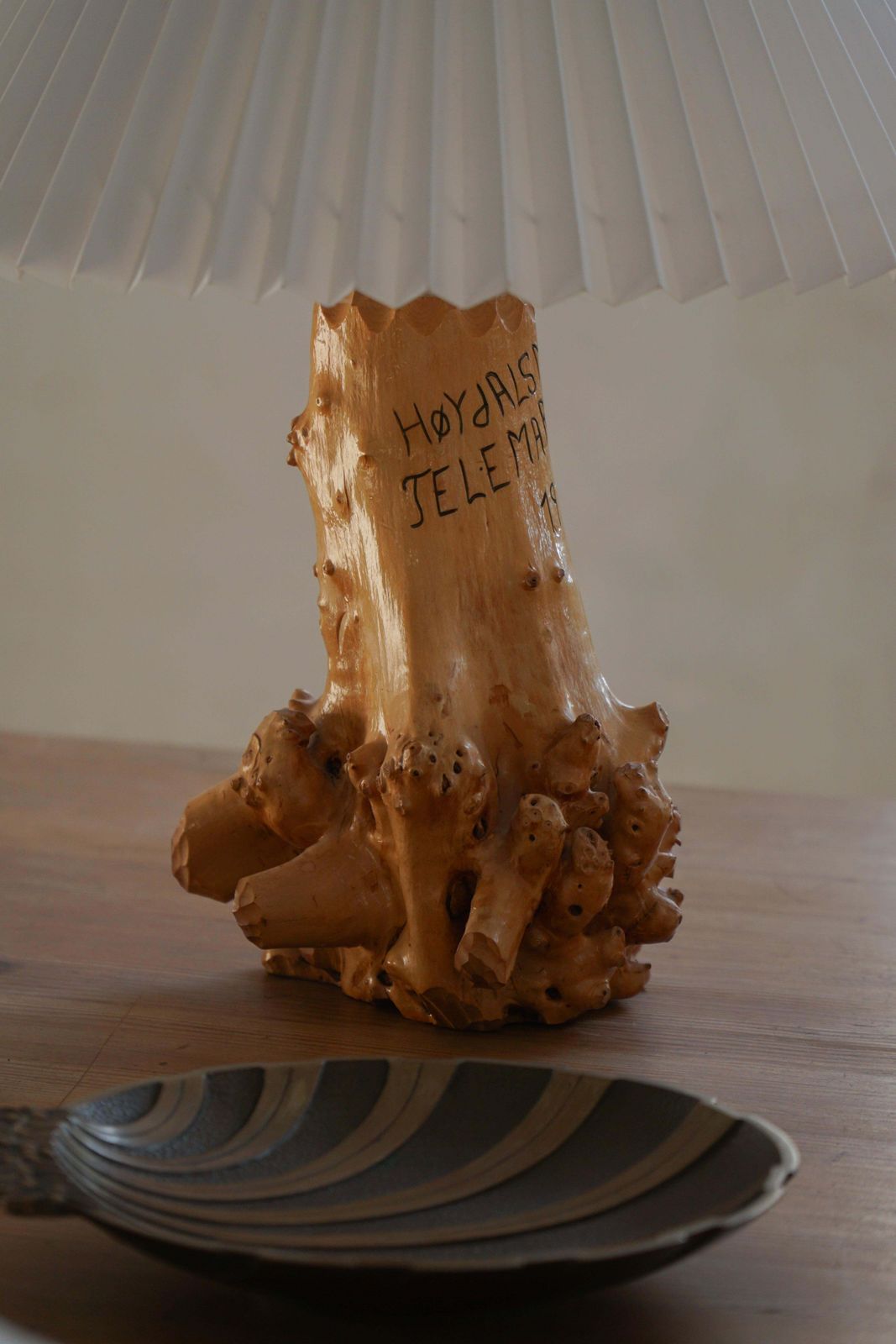 Scandinavian Modern, Carved Wooden Table Lamp With Engraved Inscription, 1972 photo vinterior