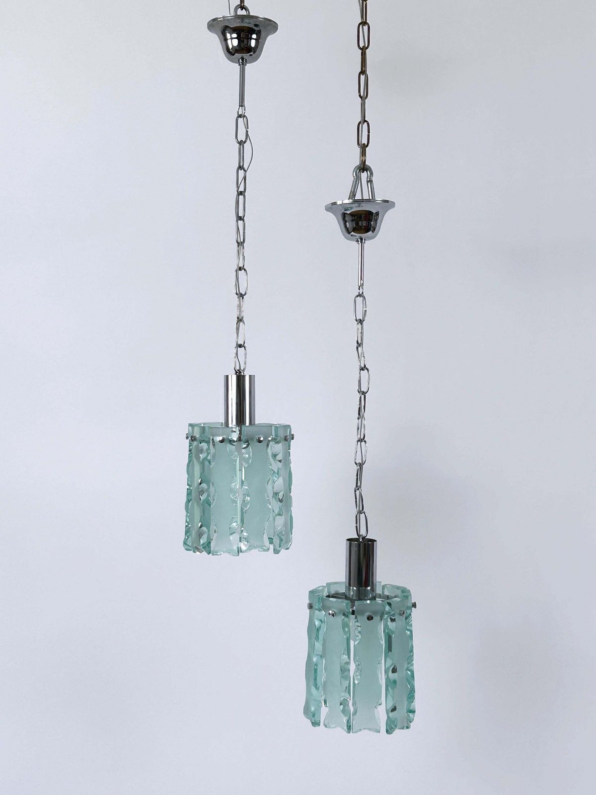 Set Of Two Elegant Mid Century Modern Pendant Lamps By Zero Quattro Italy 1970s photo for sale