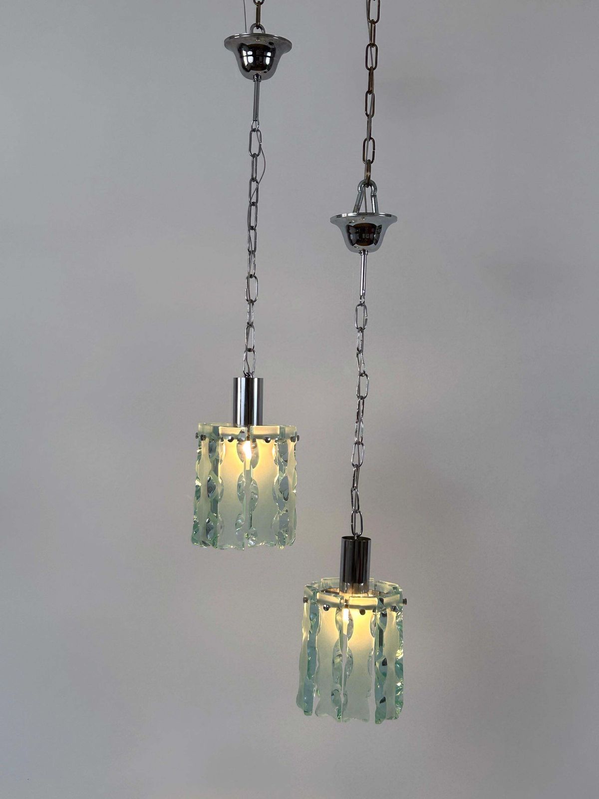Set Of Two Elegant Mid Century Modern Pendant Lamps By Zero Quattro Italy 1970s photo Lighting