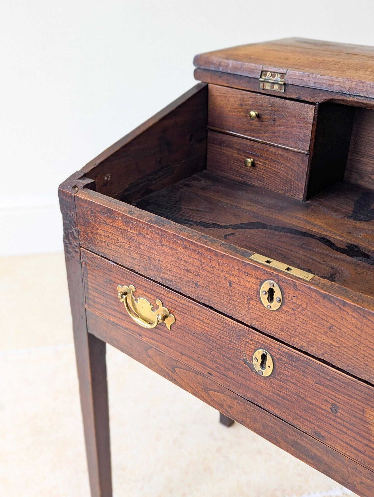 photo furniture Antique Georgian Elm Clerks Desk C.1800