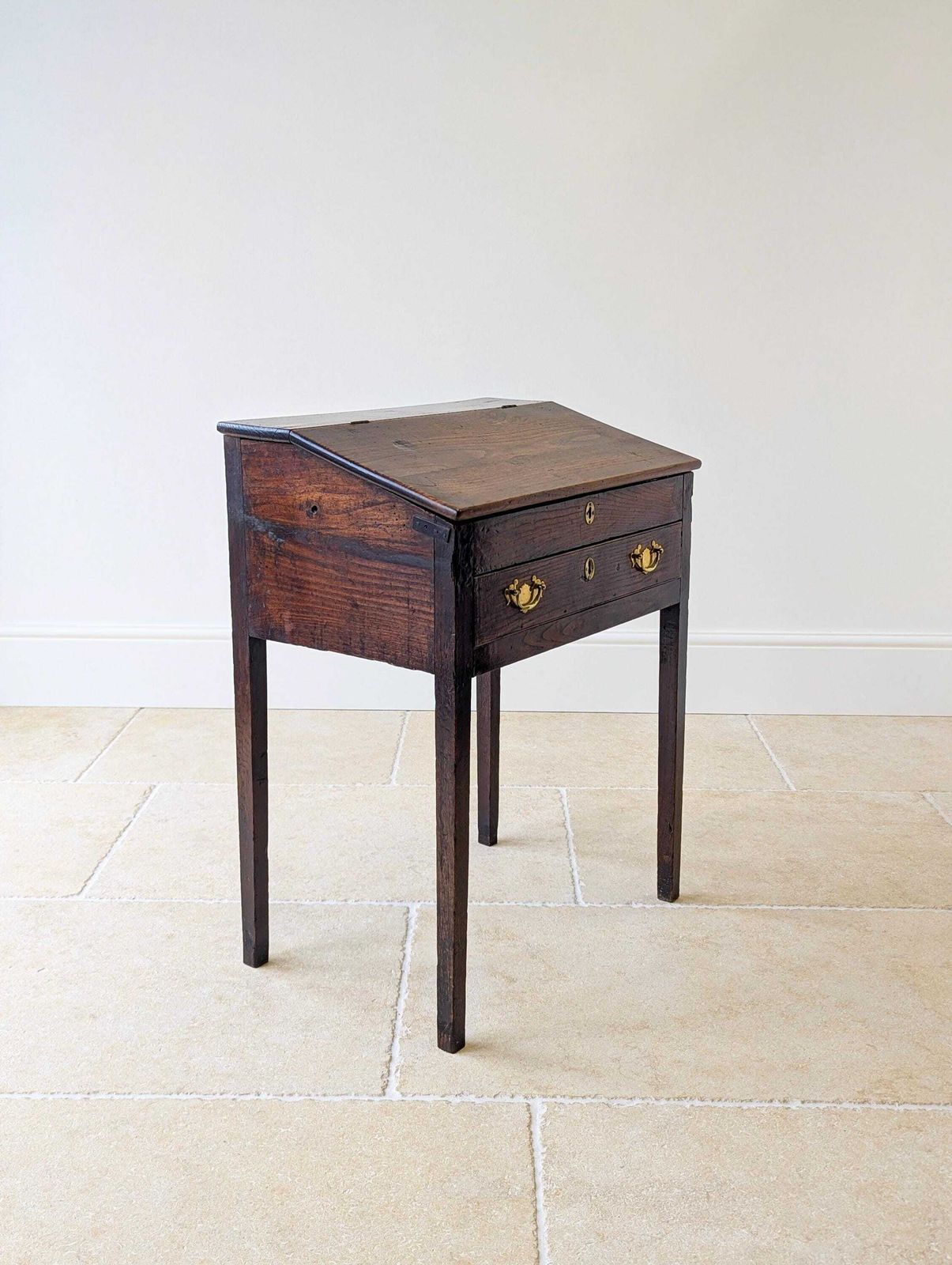 photo vintage Antique Georgian Elm Clerks Desk C.1800