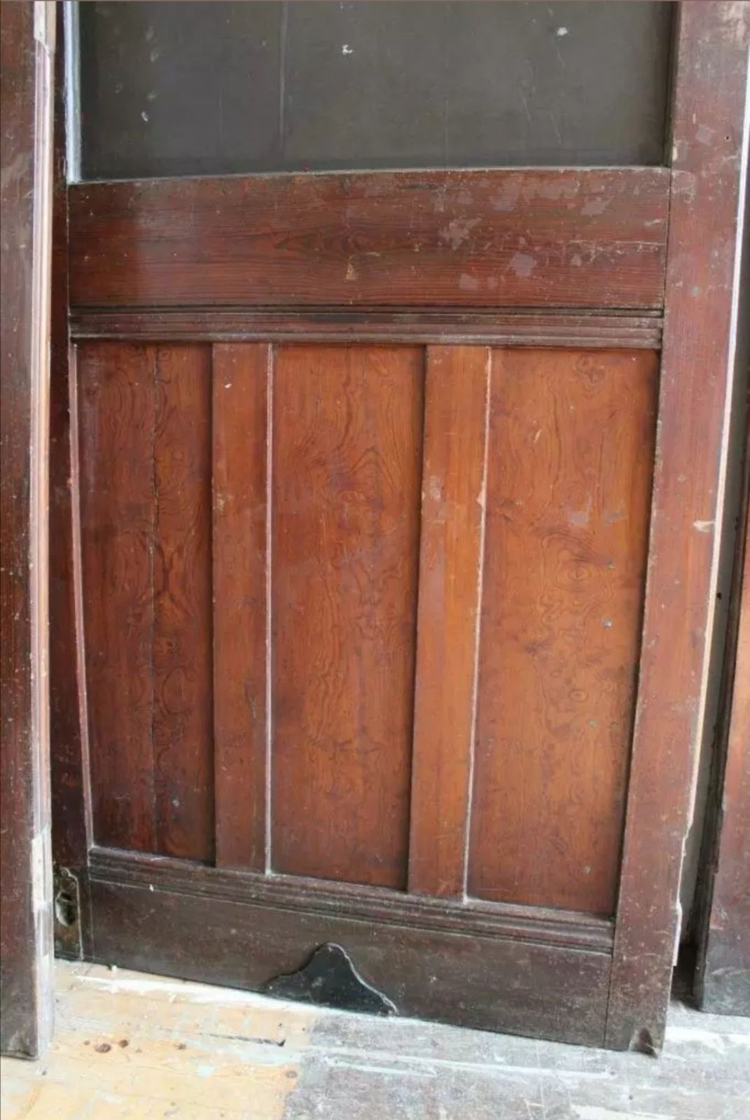 photo vintage A Set Of Six Old School Room Dividers/Partitions. Made From Pitch Pine. Circa 1880.