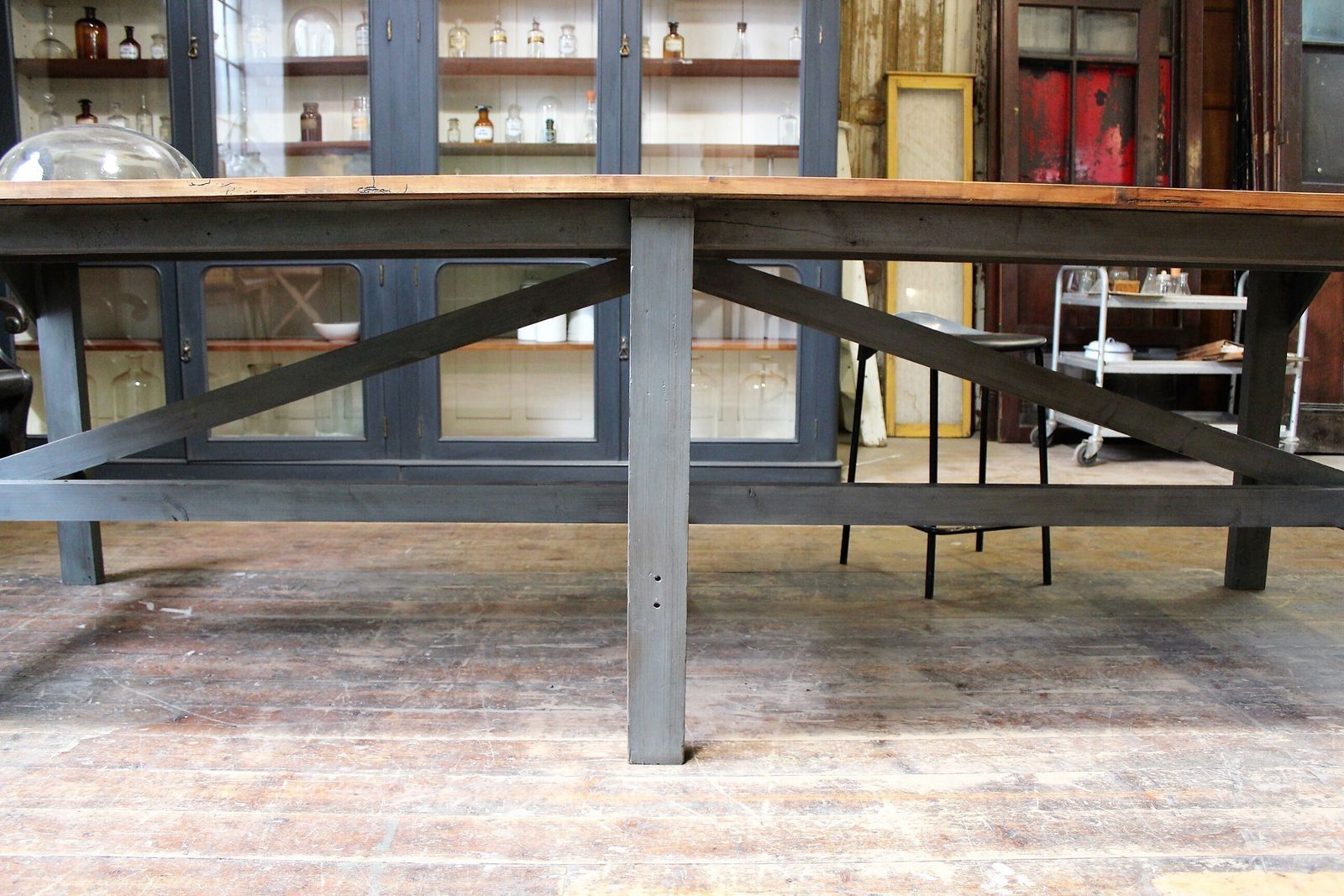 photo furniture Large Old Factory Table/Kitchen Island Vintage Industrial Salvage Restaurant Bar
