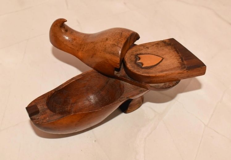 Antique Puzzle Snuff Box   Stunning Wooden Shoe Secret Cavity Novelty Casket photo 145.0