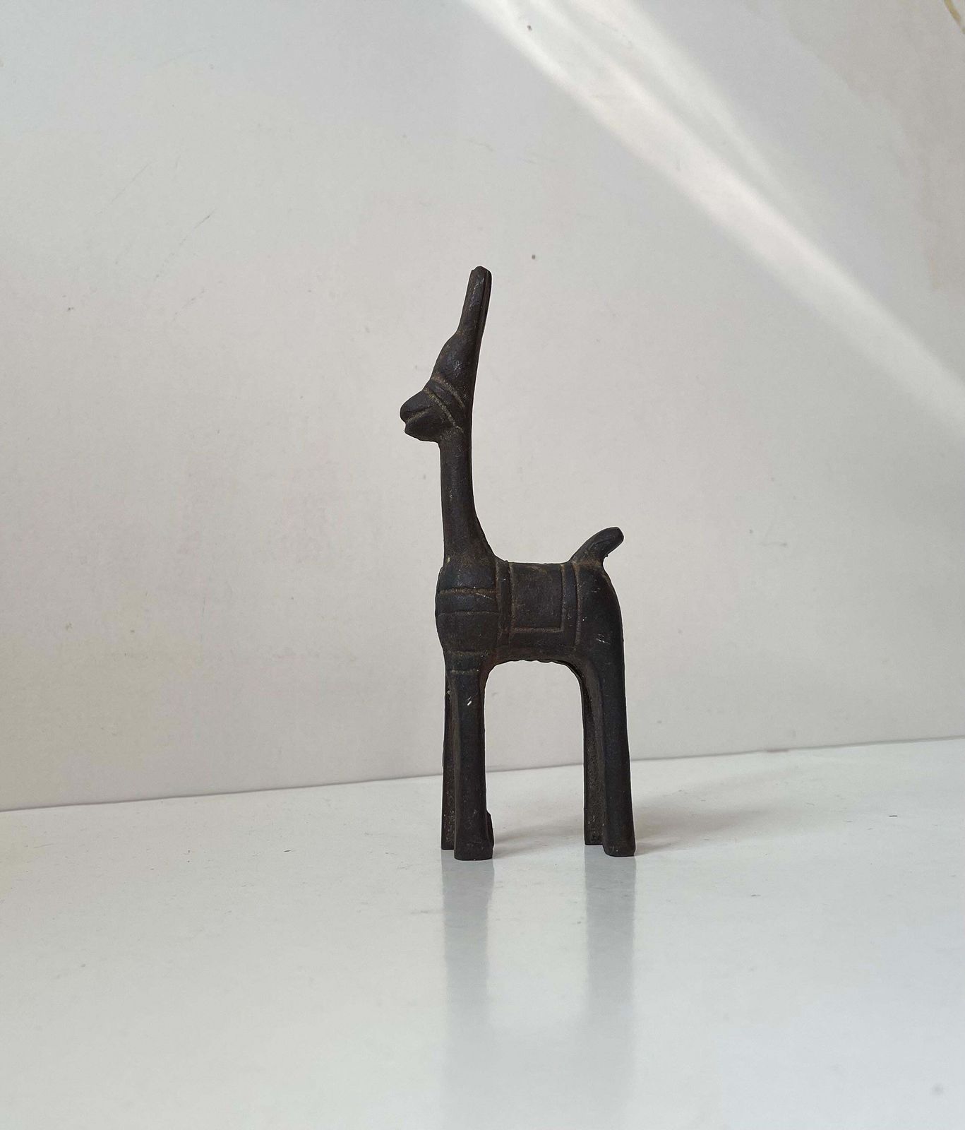 Old Bankura Naive Horse Figurine In Cast Iron, Mid 20th Century photo vintage