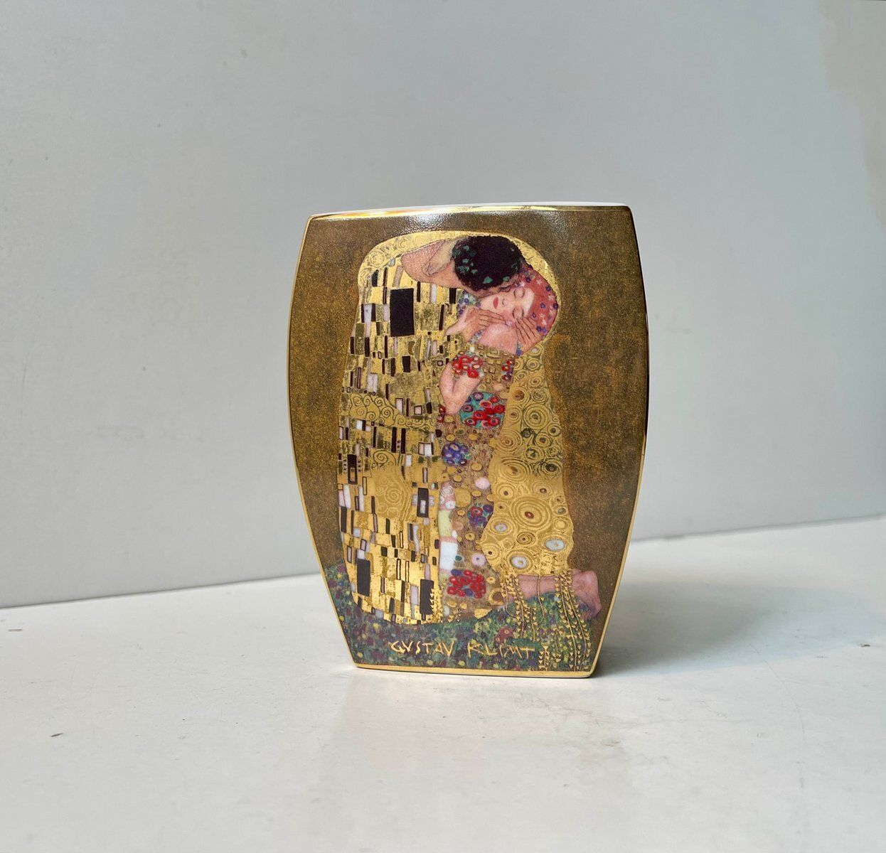 Artis Orbis Series The Kiss By Gustav Klimt Vase In Porcelain From Goebel, 2000s photo furniture