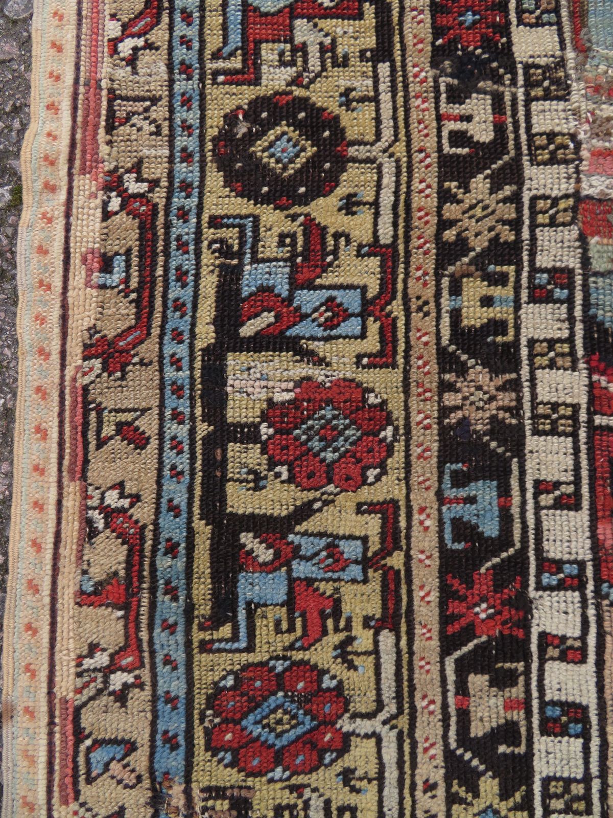 photo vintage Antique 18th Century Turkish Ladik Prayer Rug. 203cm X 114cm.
