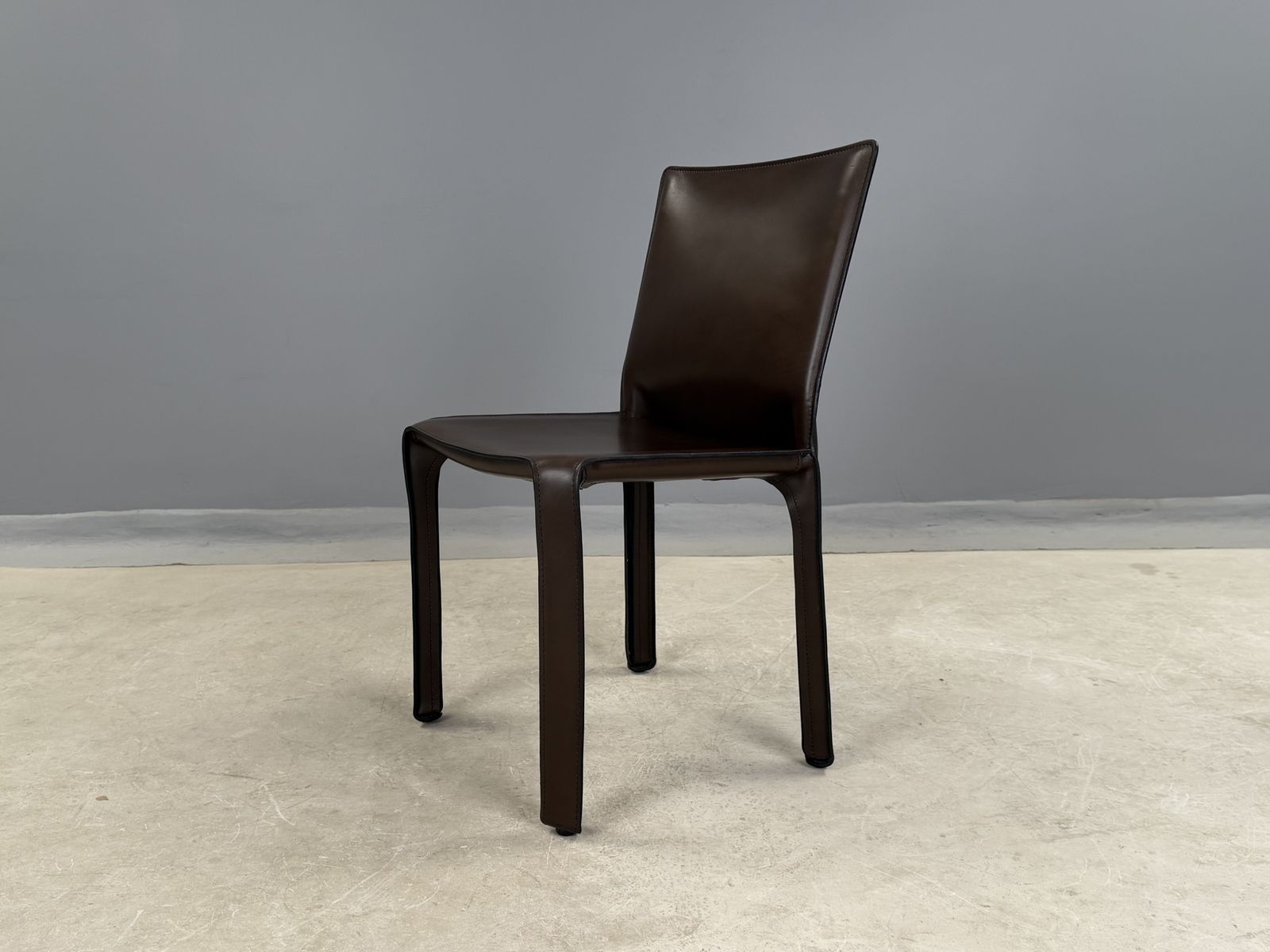 Furniture Mario Bellini Cab 412 Chairs For Cassina – Vintage Italian Saddle Brown Leather Dining Chairs – Set Of 6 Six Dining Chairs photo