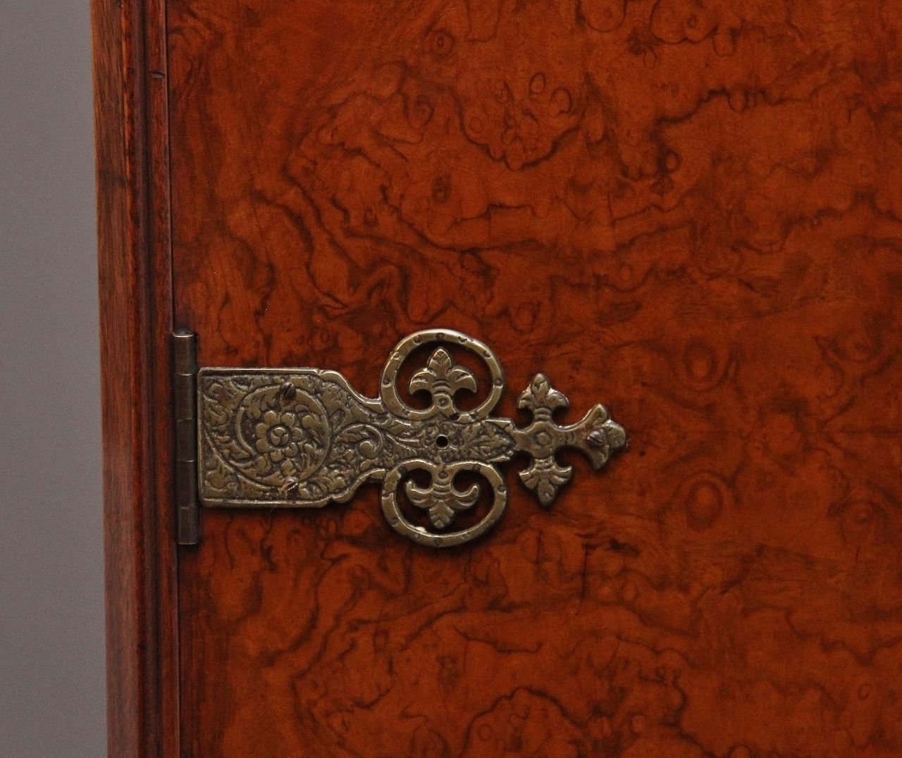 photo furniture Early 20th Century Burr Walnut Cocktail Cabinet
