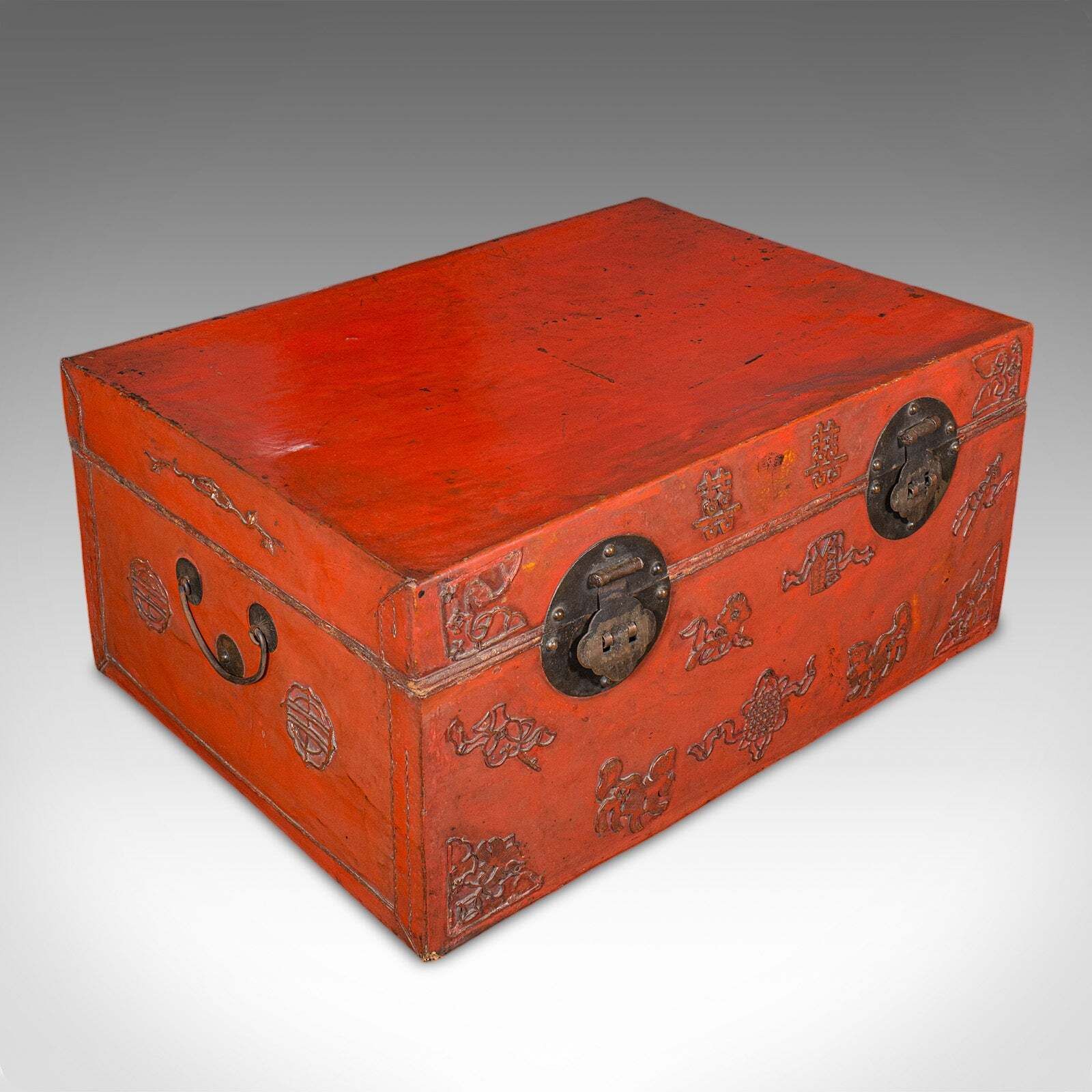 Vintage Decorative Trunk, Oriental, Leather, Travel Case, Storage Case, Art Deco photo buy